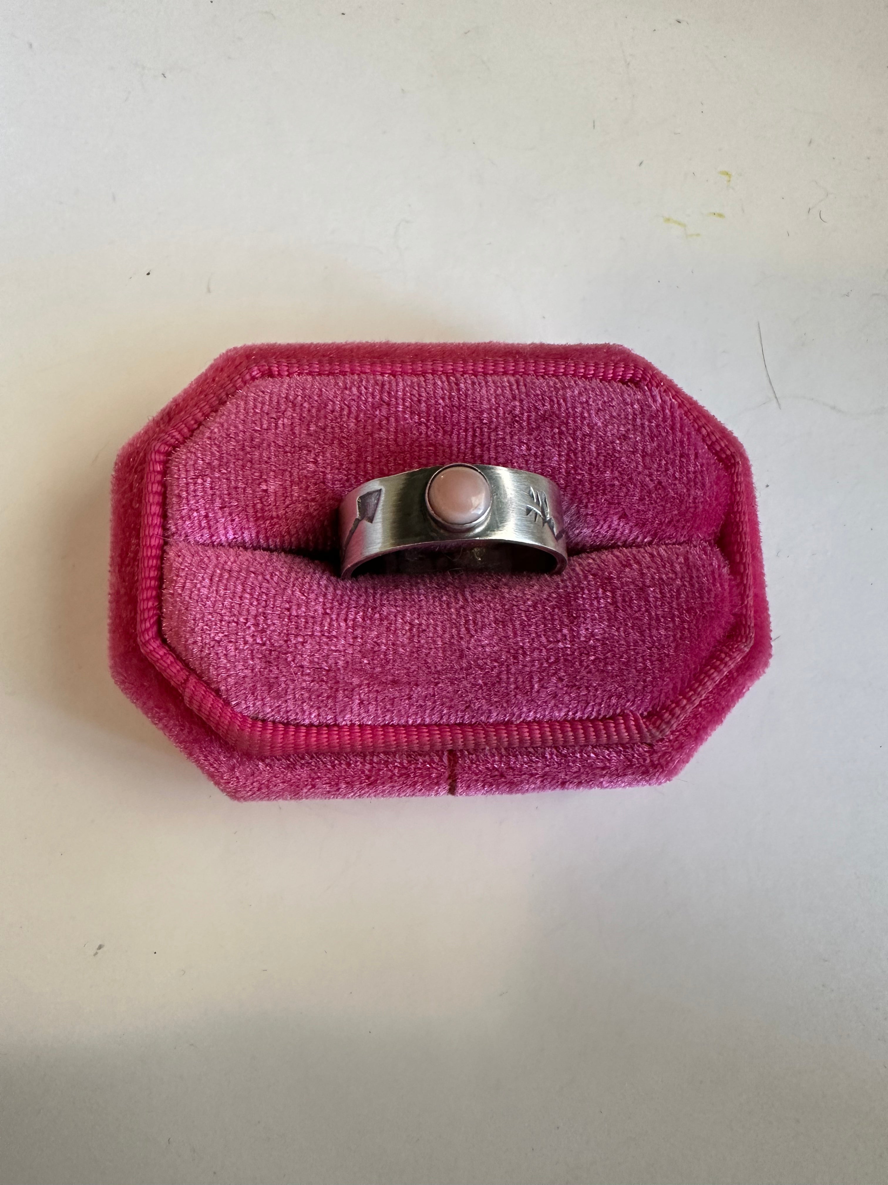 Handcrafted Sterling Silver & Pink Conch Single Stone Ring Signed