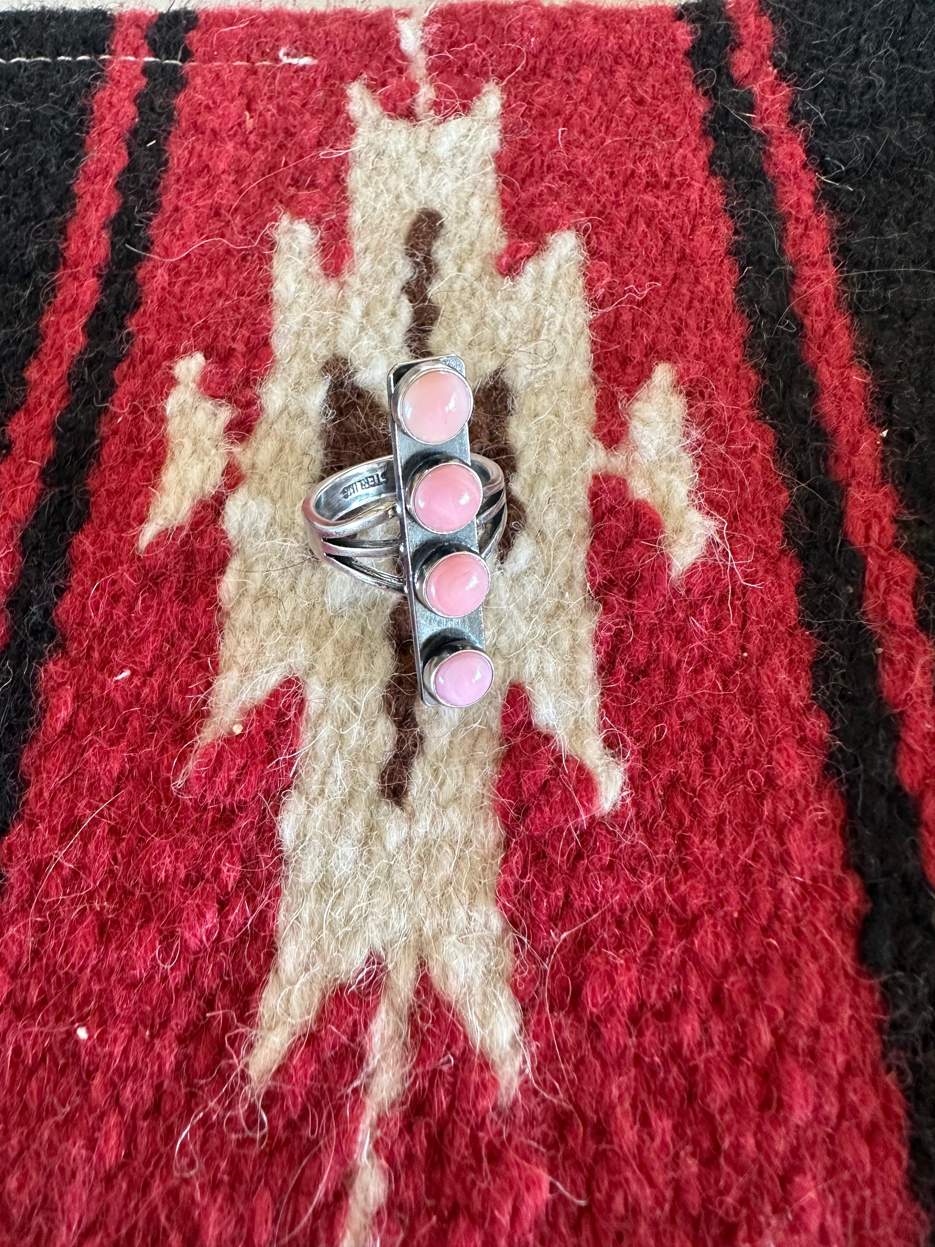 Beautiful Handcrafted Sterling Silver & Pink Conch 4 Stone Bar Ring