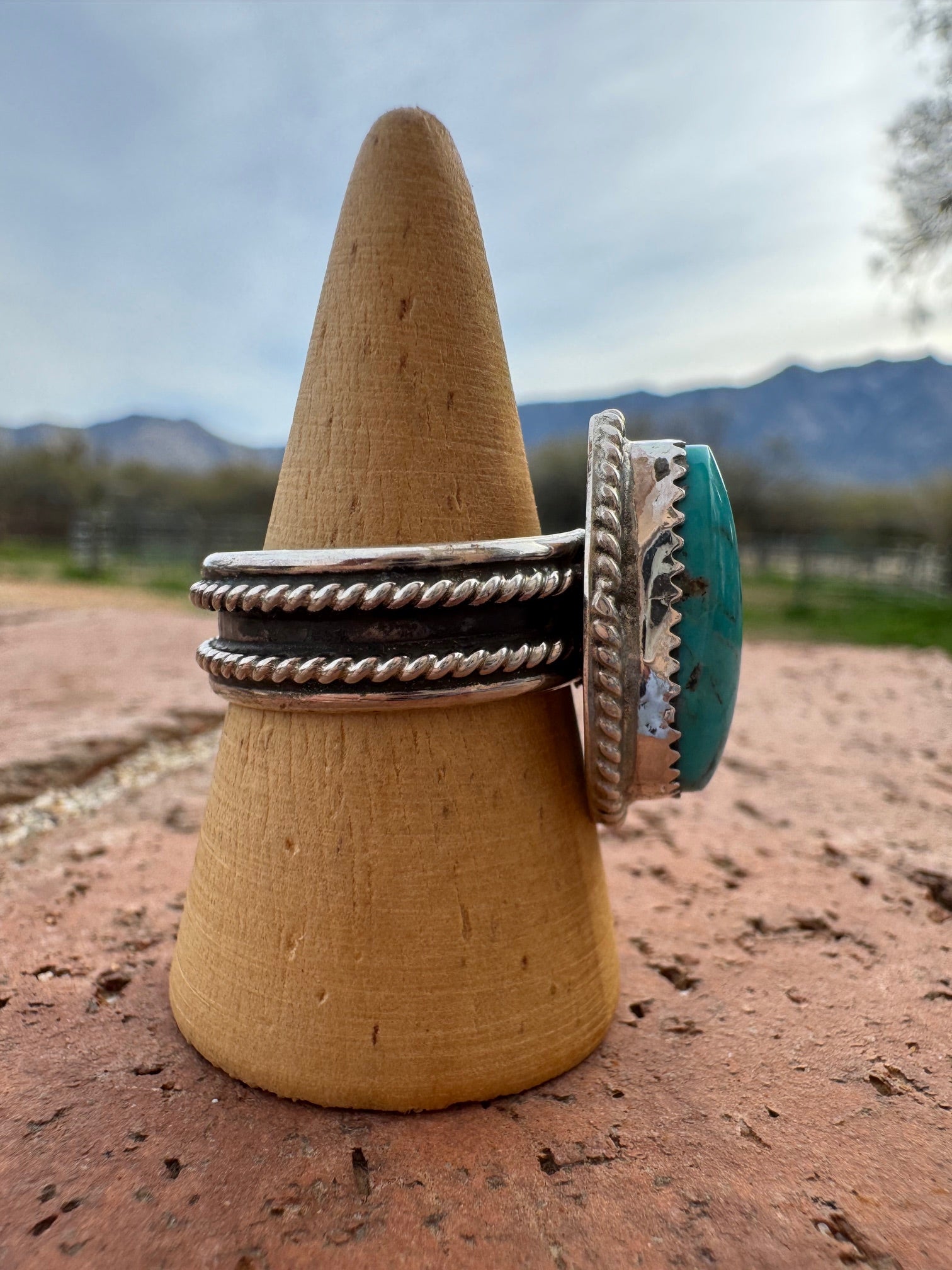 Handcrafted Oval Kingman Turquoise & Sterling Silver Ring size 10.5