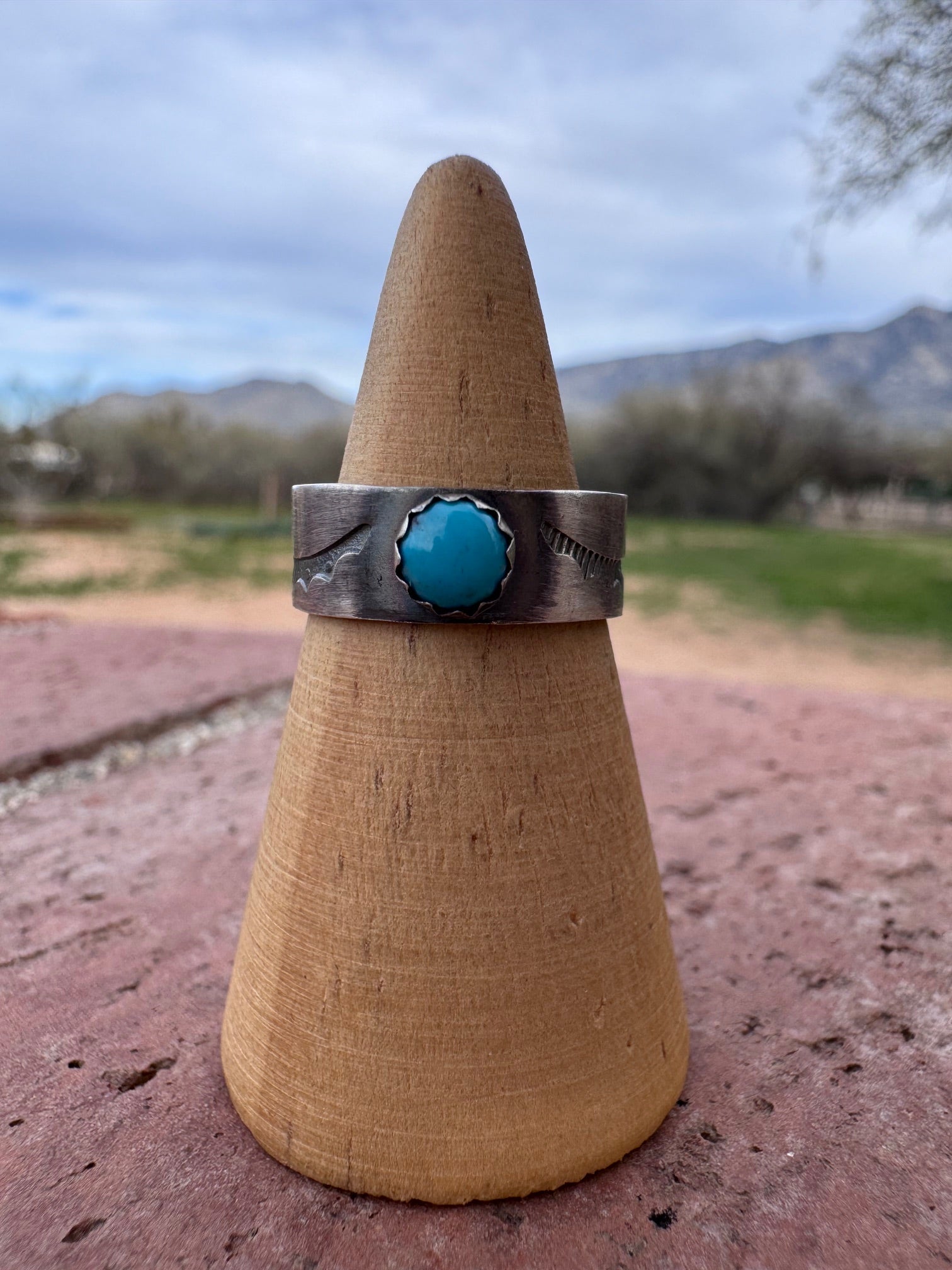 Handcrafted Sterling Silver Kingman Turquoise Band Ring size 5.5