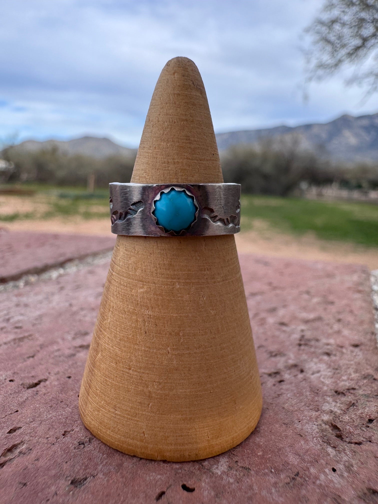 Handcrafted Sterling Silver Kingman Turquoise Band Ring size 5.5