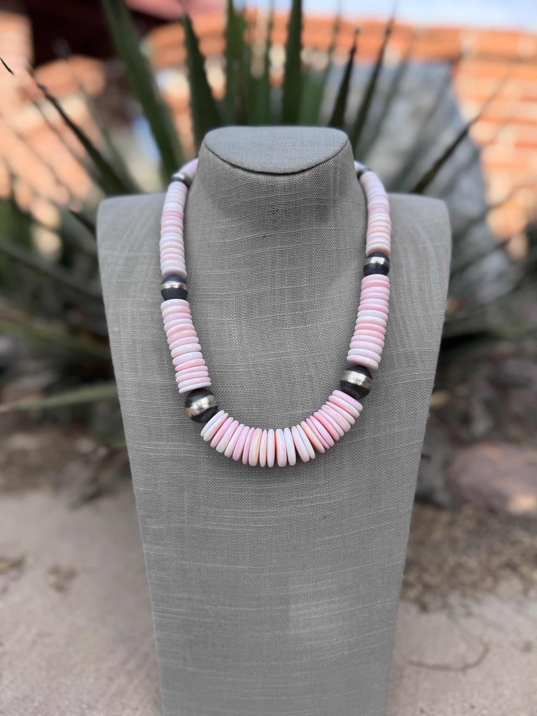 Handcrafted Queen Pink Conch & Sterling Silver Pearl 12-18mm Beaded Necklace 20"