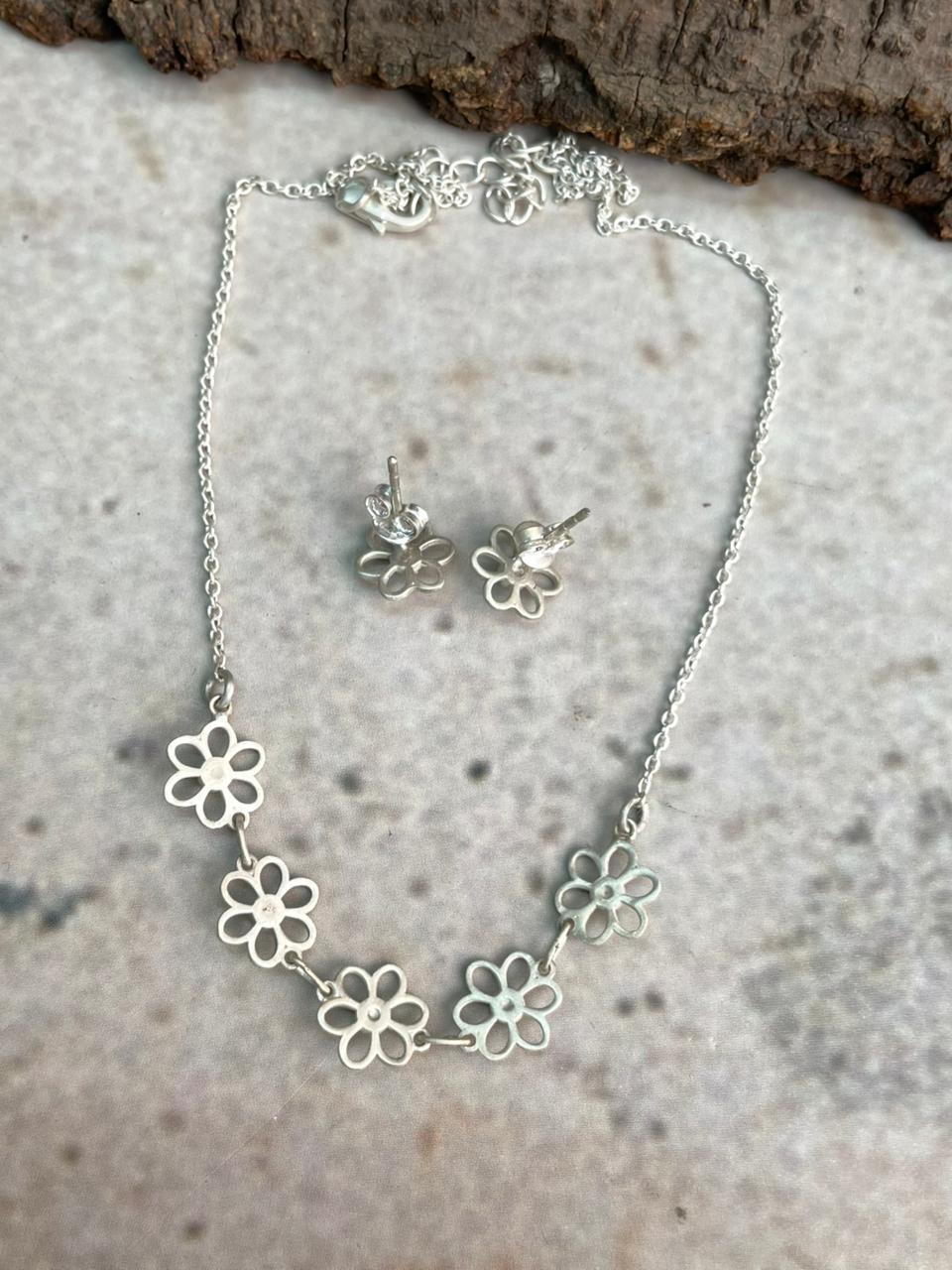 Handmade Sterling Silver Flower Collection: Kingman Turquoise Choker Necklace Earrings Set