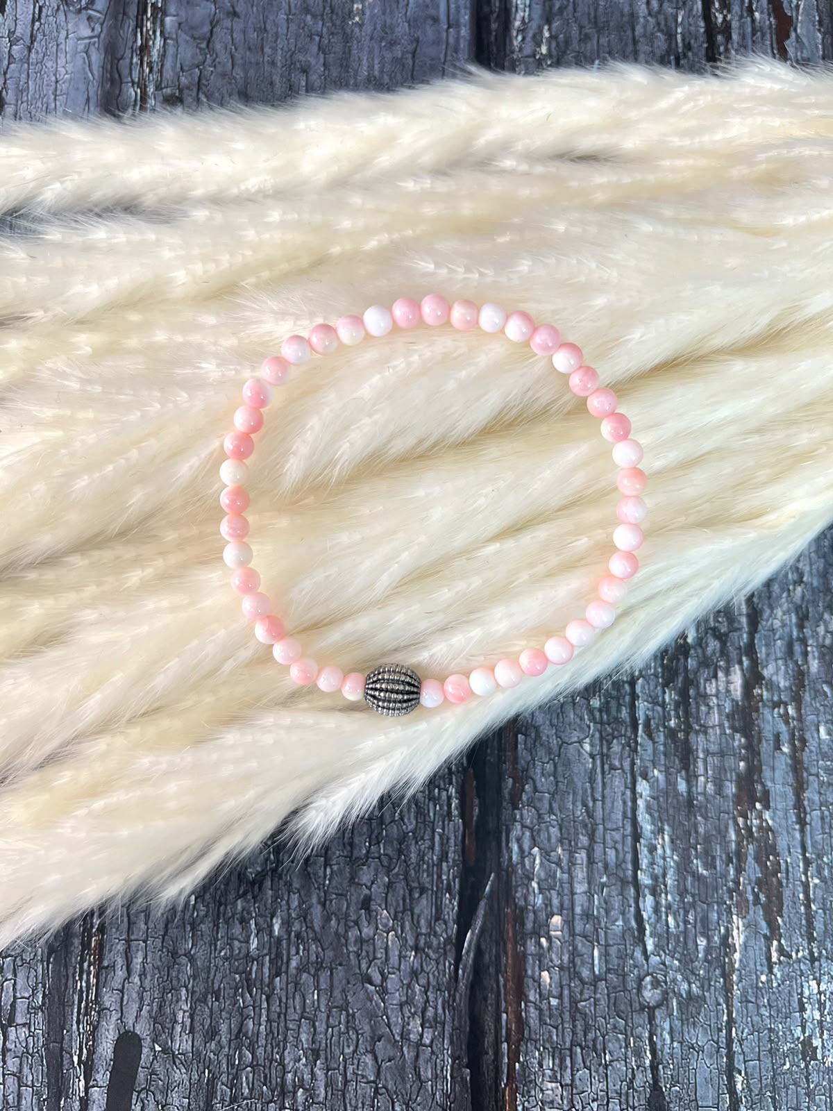 Handmade Sterling Silver Queen Pink Conch Collection: Stretchy Beaded Bracelet (4)