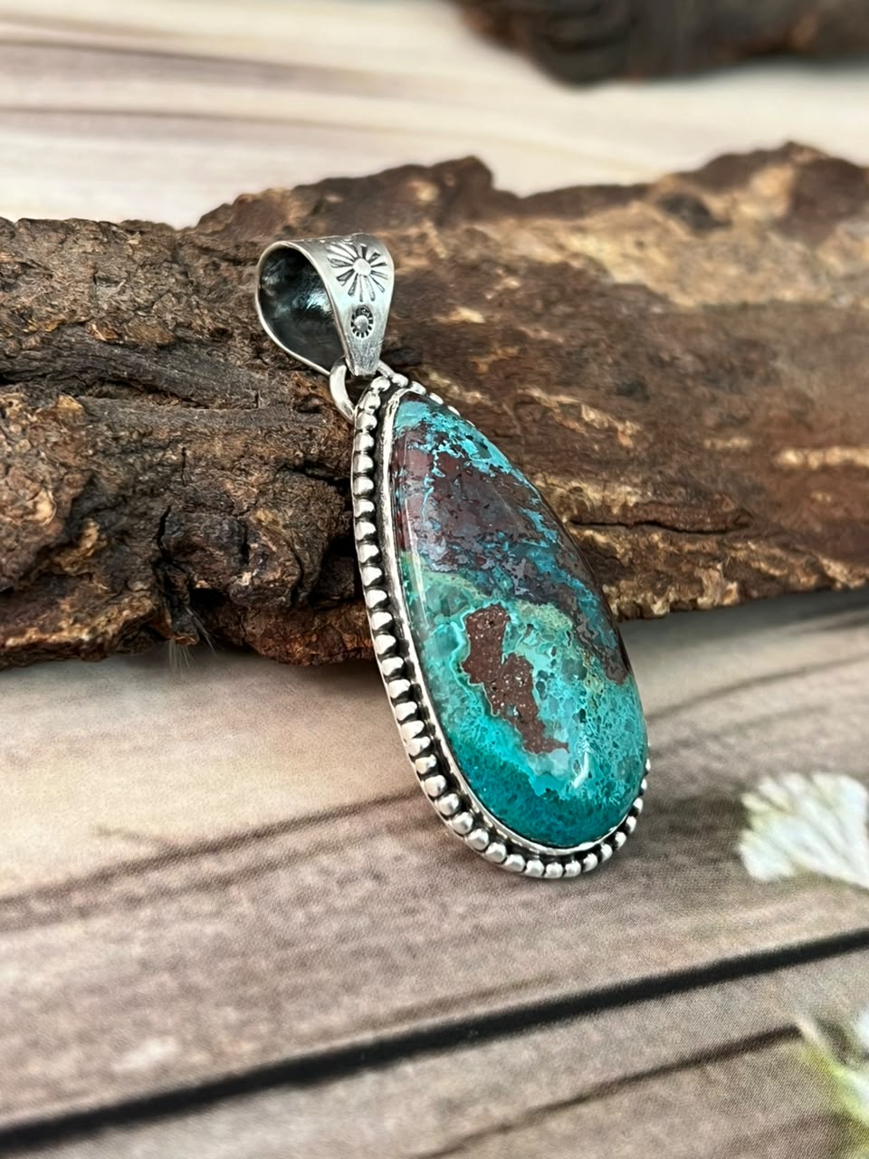 Handmade Sterling Silver Gem Silica Collection: Pendant Signed Nizhoni