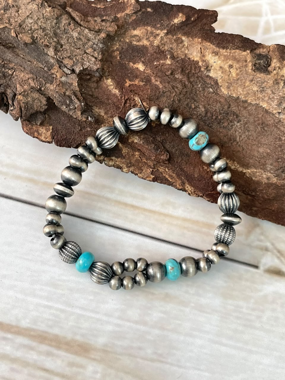 Handmade Sterling Silver Kingman Turquoise Stretchy Beaded Bracelet