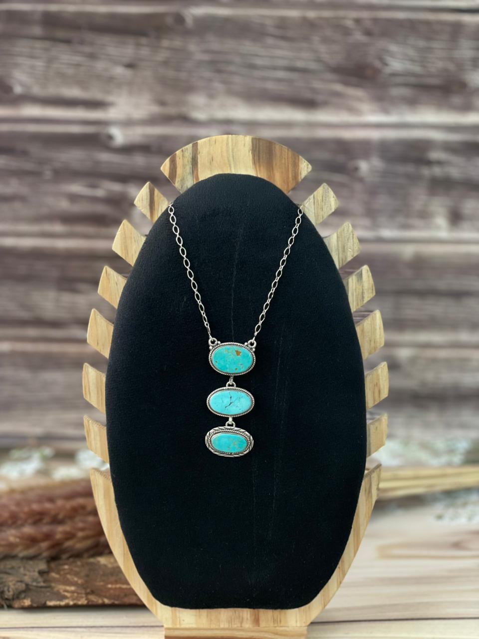 Handmade Sterling Silver Green Kingman Turquoise Collection: Necklace Signed Nizhoni