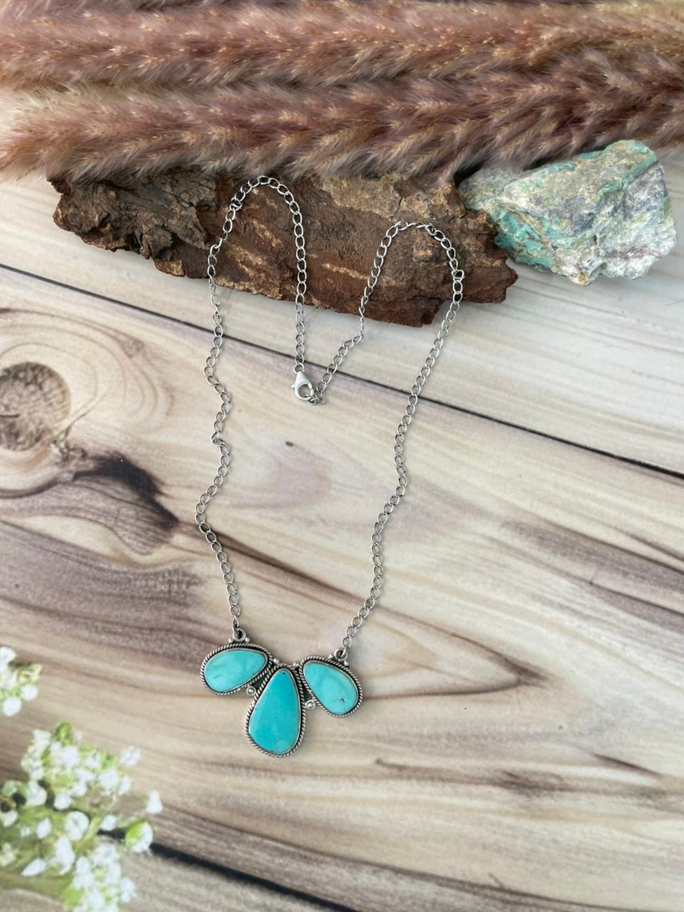 Handmade Sterling Silver Green Kingman Turquoise Collection: Necklace Signed Nizhoni