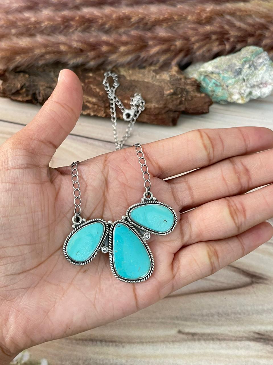 Handmade Sterling Silver Green Kingman Turquoise Collection: Necklace Signed Nizhoni