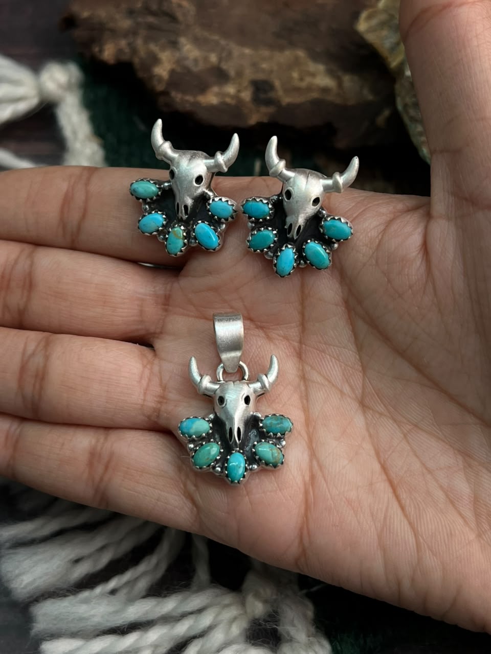 Handmade Sterling Silver Kingman Turquoise Pendant and Earrings Set Bull Head Signed Nizhoni