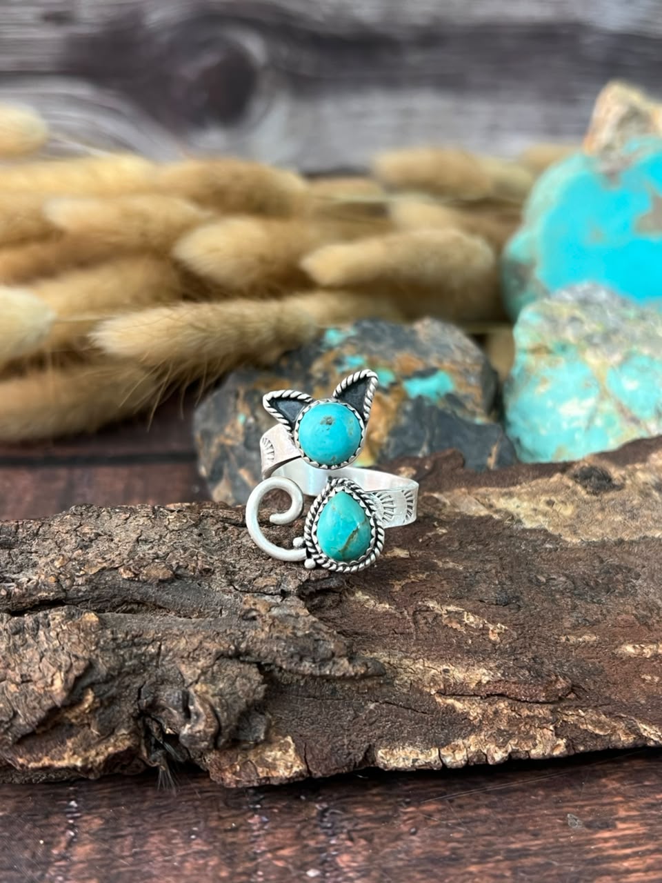 Handmade Sterling Silver Kingman Turquoise Cat Adjustable Ring Signed Nizhoni (3)