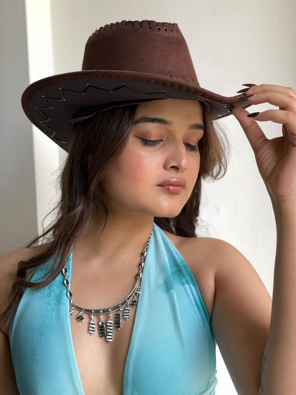 Handmade Sterling Silver White Buffalo Necklace Signed Nizhoni