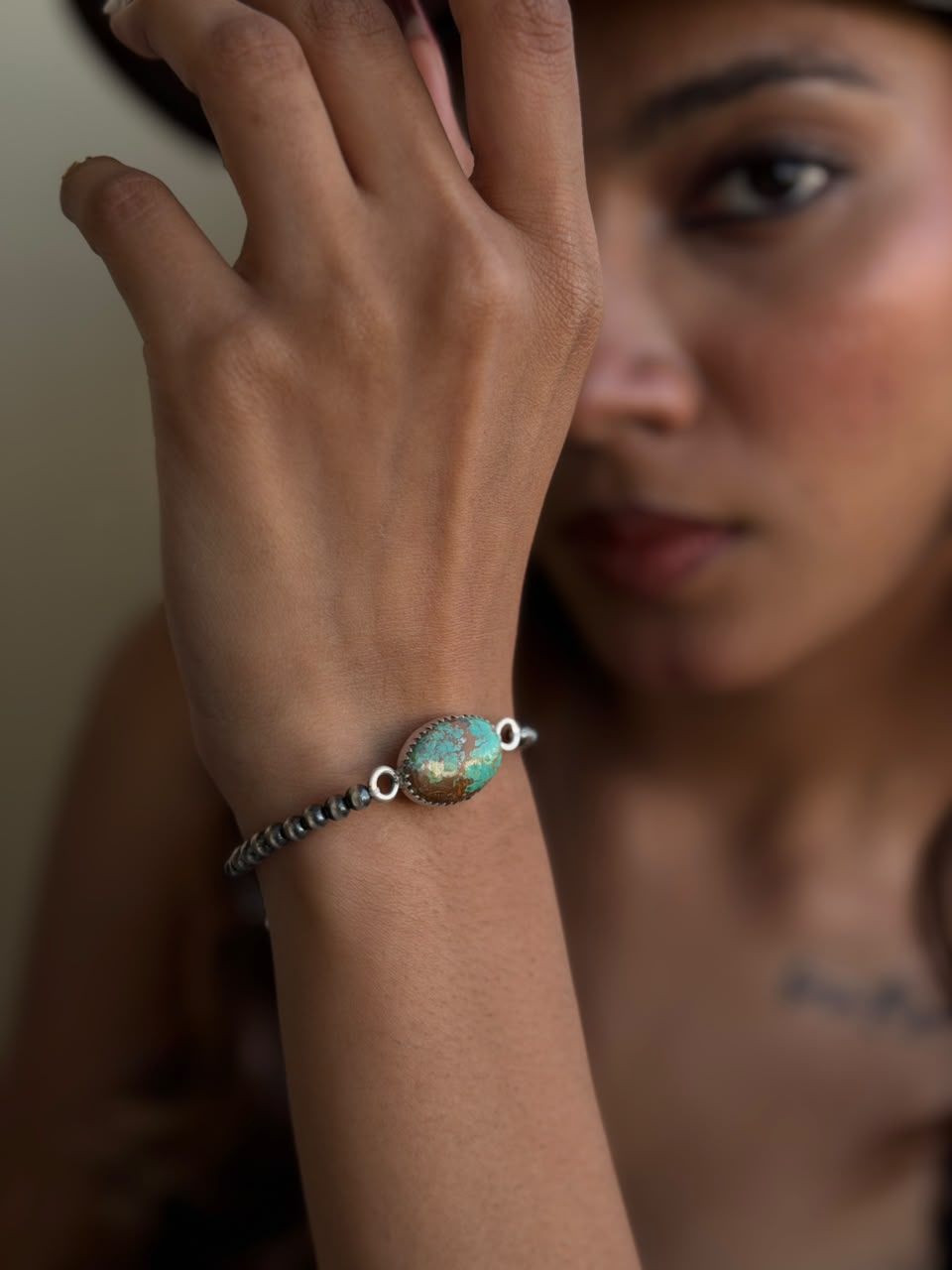 Handmade Sterling Silver Royston Ribbon Turquoise Stretchy Beaded Bracelet Signed Nizhoni