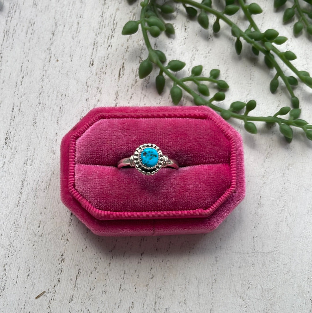 Sterling Silver Single Stone Kingman Turquoise Ring