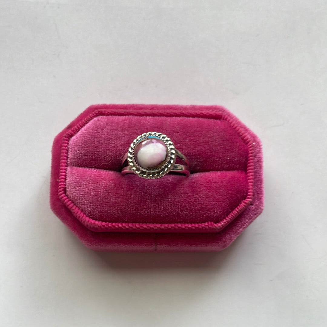 Beautiful Handcrafted Sterling Silver Pink Dream Twist Round Ring Signed