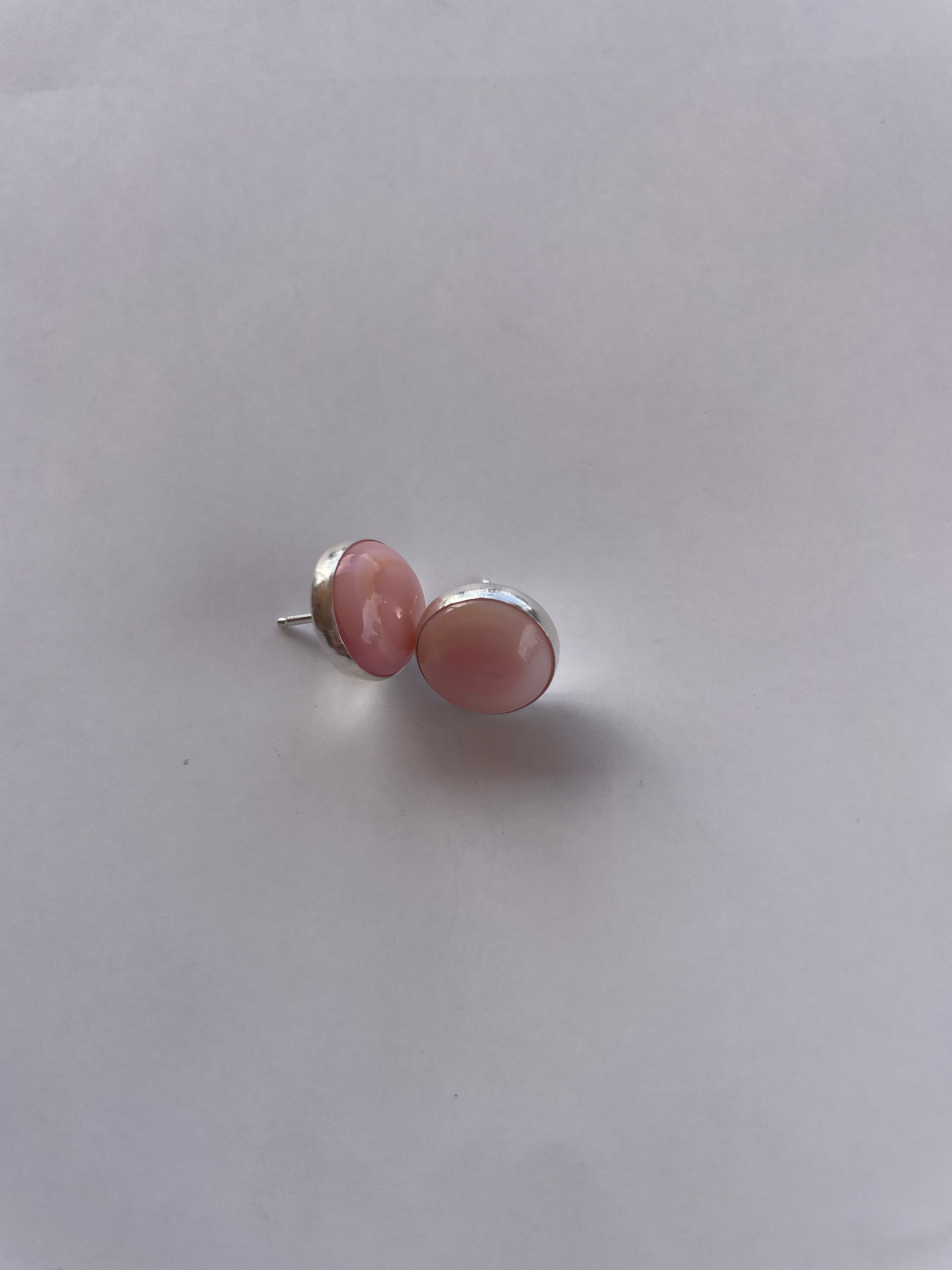 “The Sylvia” Queen Pink Conch & Sterling Silver Stud Earrings