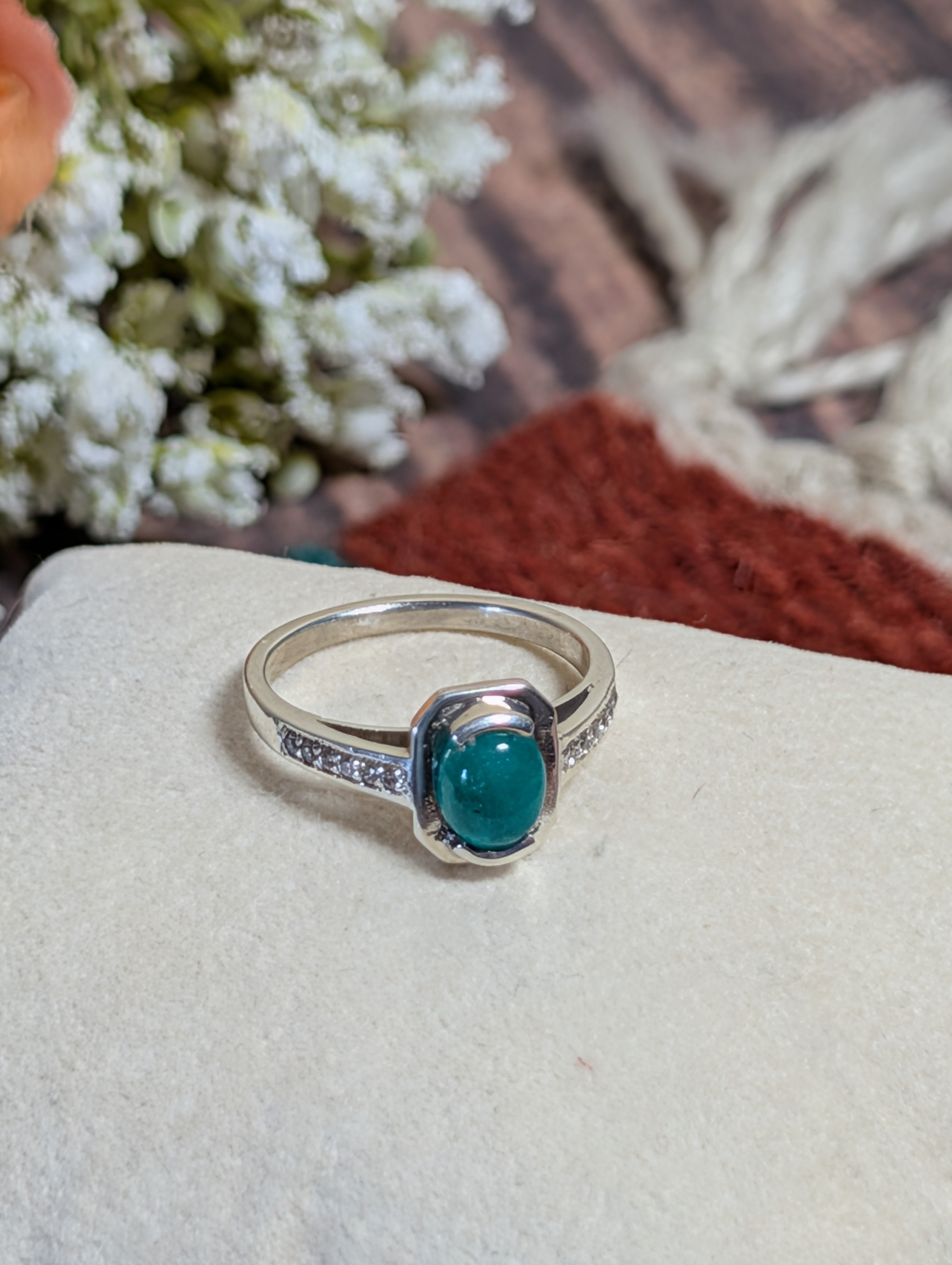 Emerald Ring in Sterling silver set 6C Size 7.75