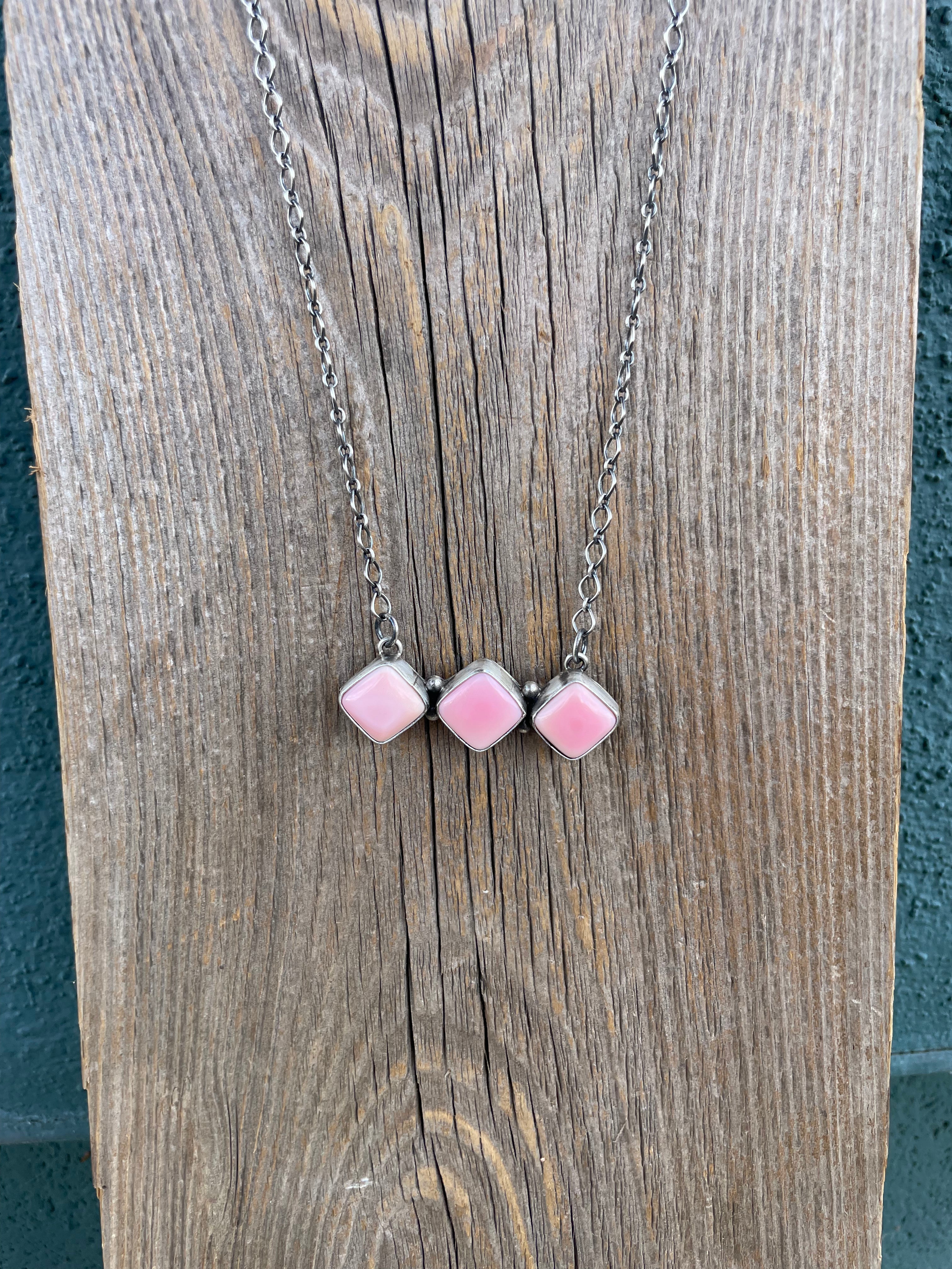 Handcrafted Queen Pink Conch Shell And Sterling Silver 3 Stone Bar Necklace Signed