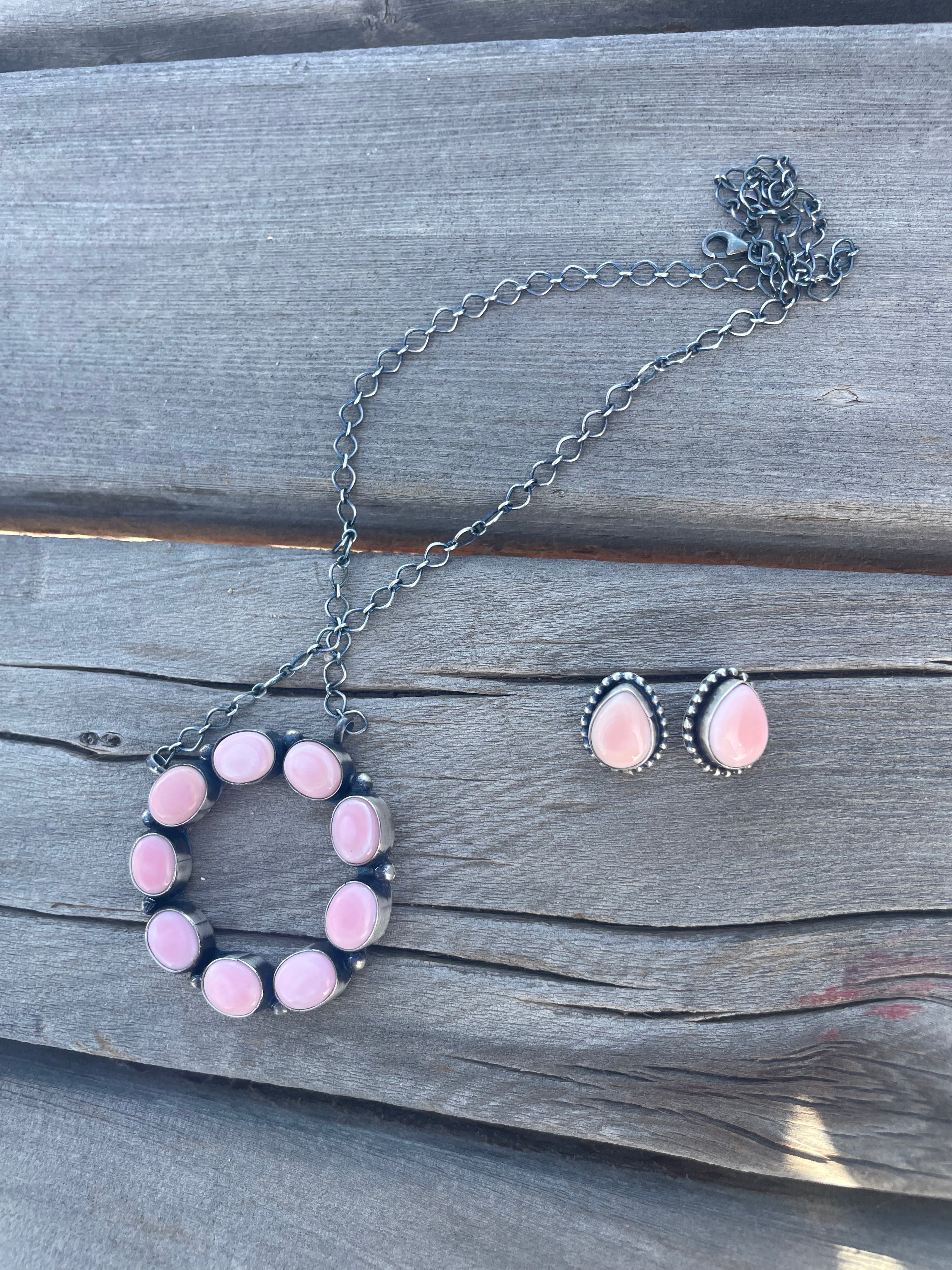 Handcrafted Queen Pink Conch Shell And Sterling Silver Circle Necklace Signed