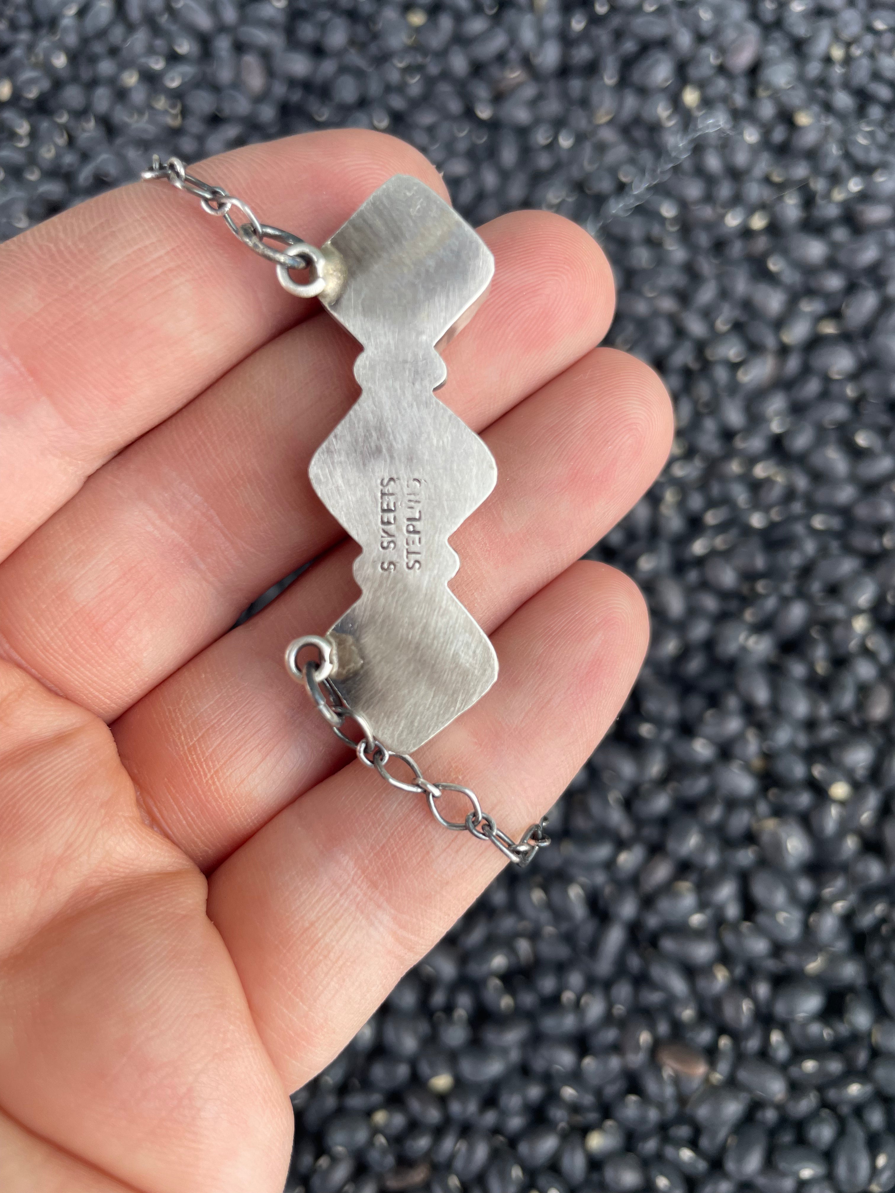 Handcrafted Queen Pink Conch Shell And Sterling Silver 3 Stone Bar Necklace Signed