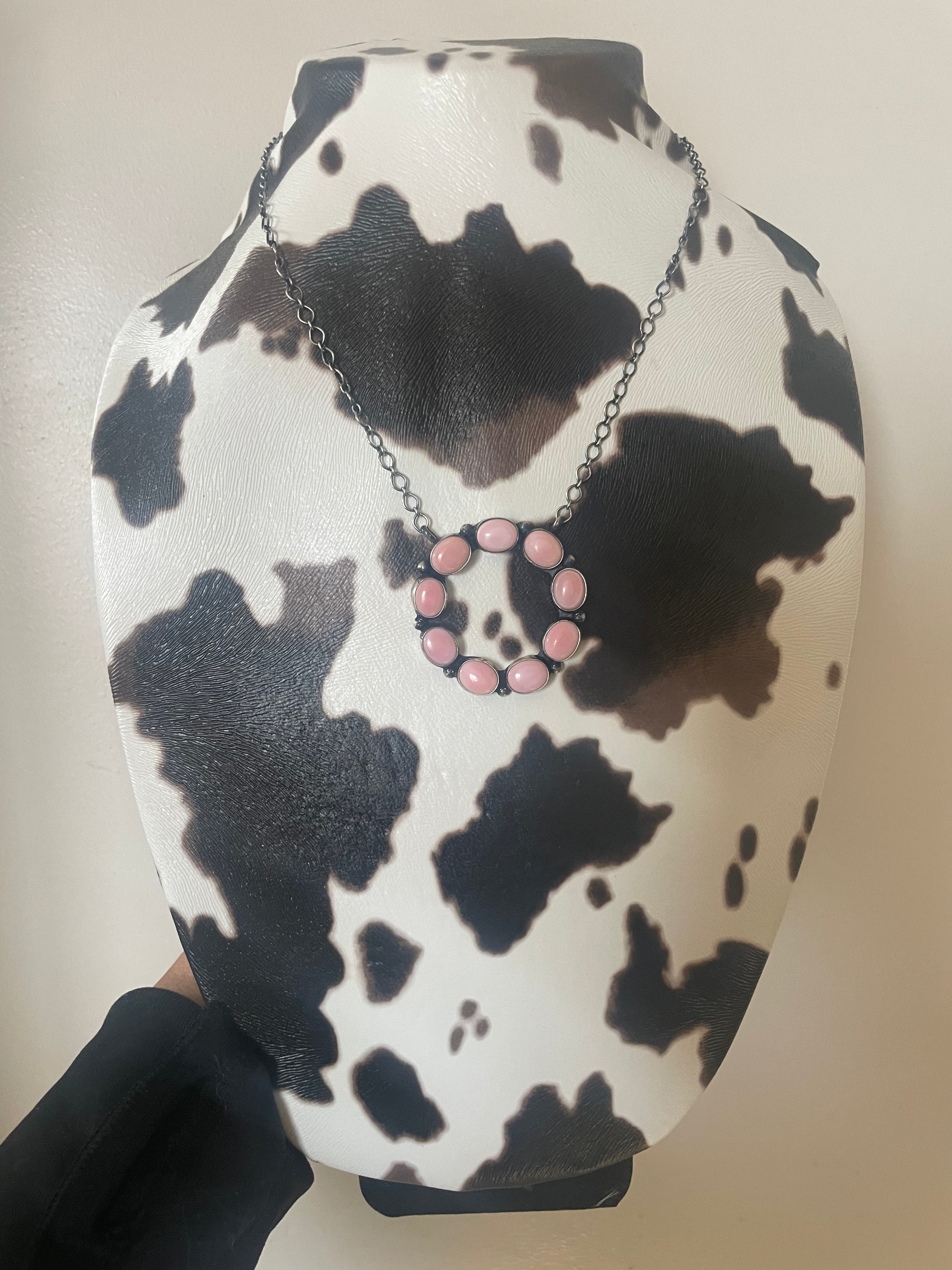 Handcrafted Queen Pink Conch Shell And Sterling Silver Circle Necklace Signed