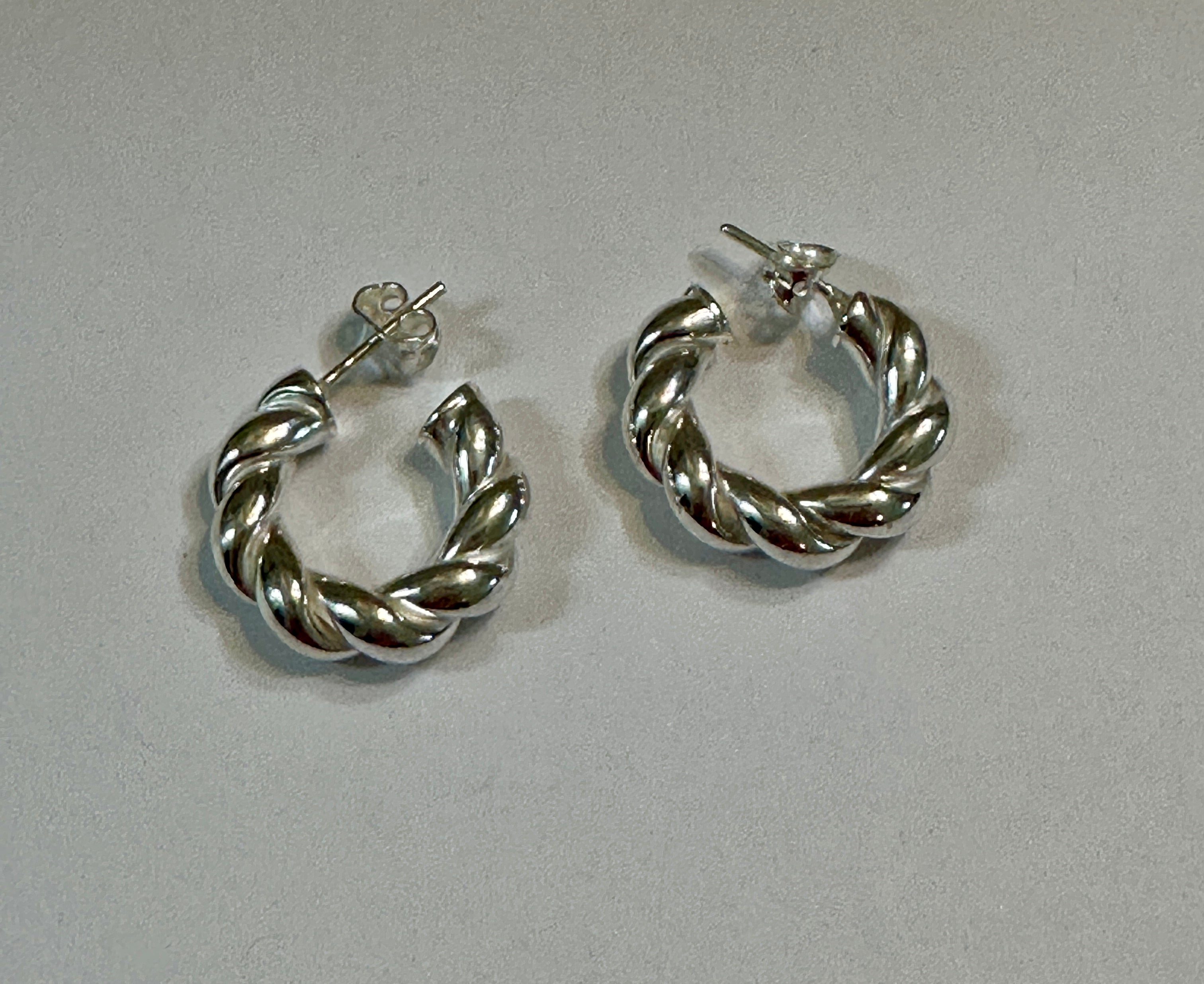 Twist Hoops