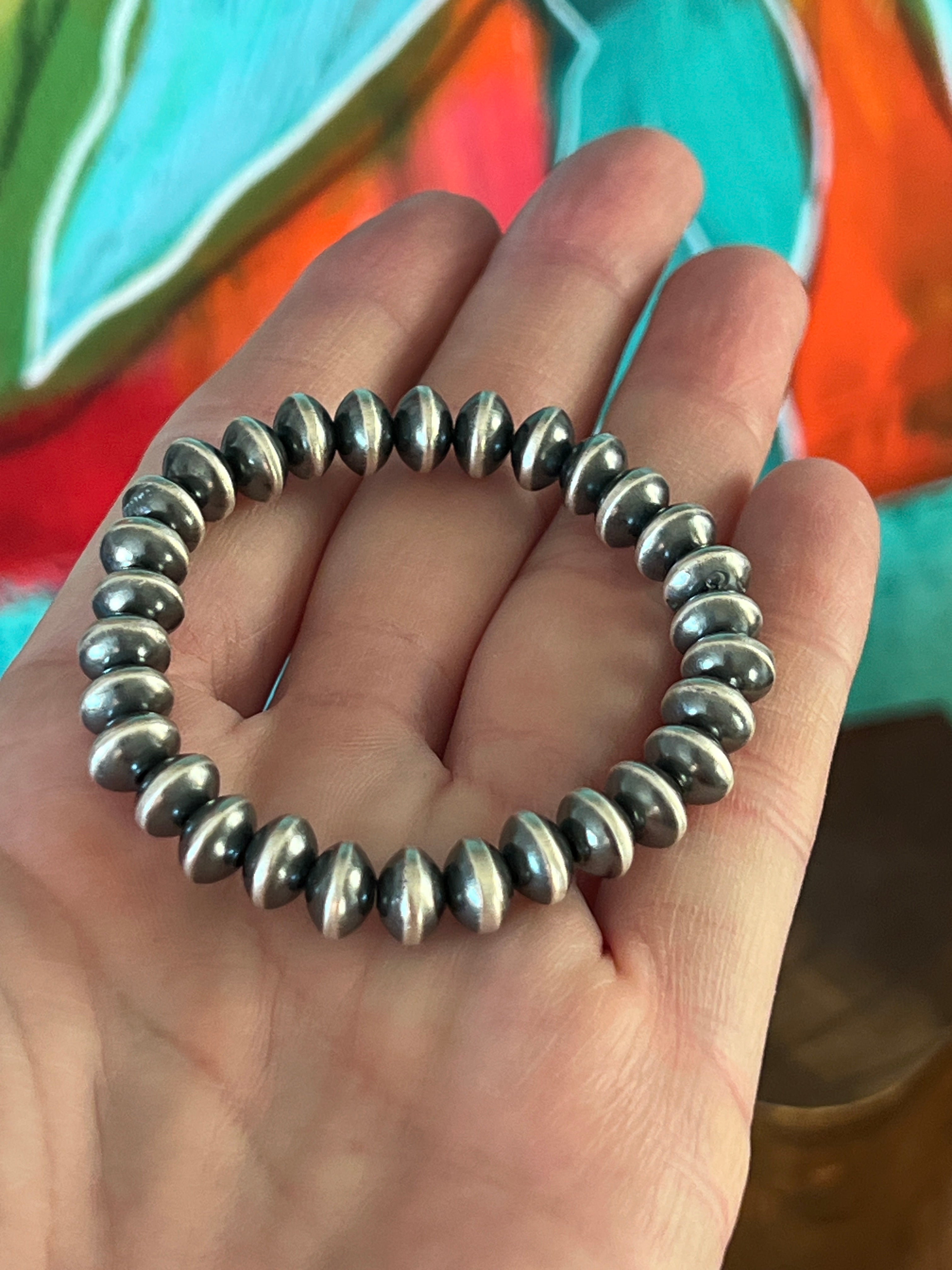 Handcrafted Vinita Cowboy Handcrafted Sterling Silver Stretch 8mm Saucer Pearl Bracelet