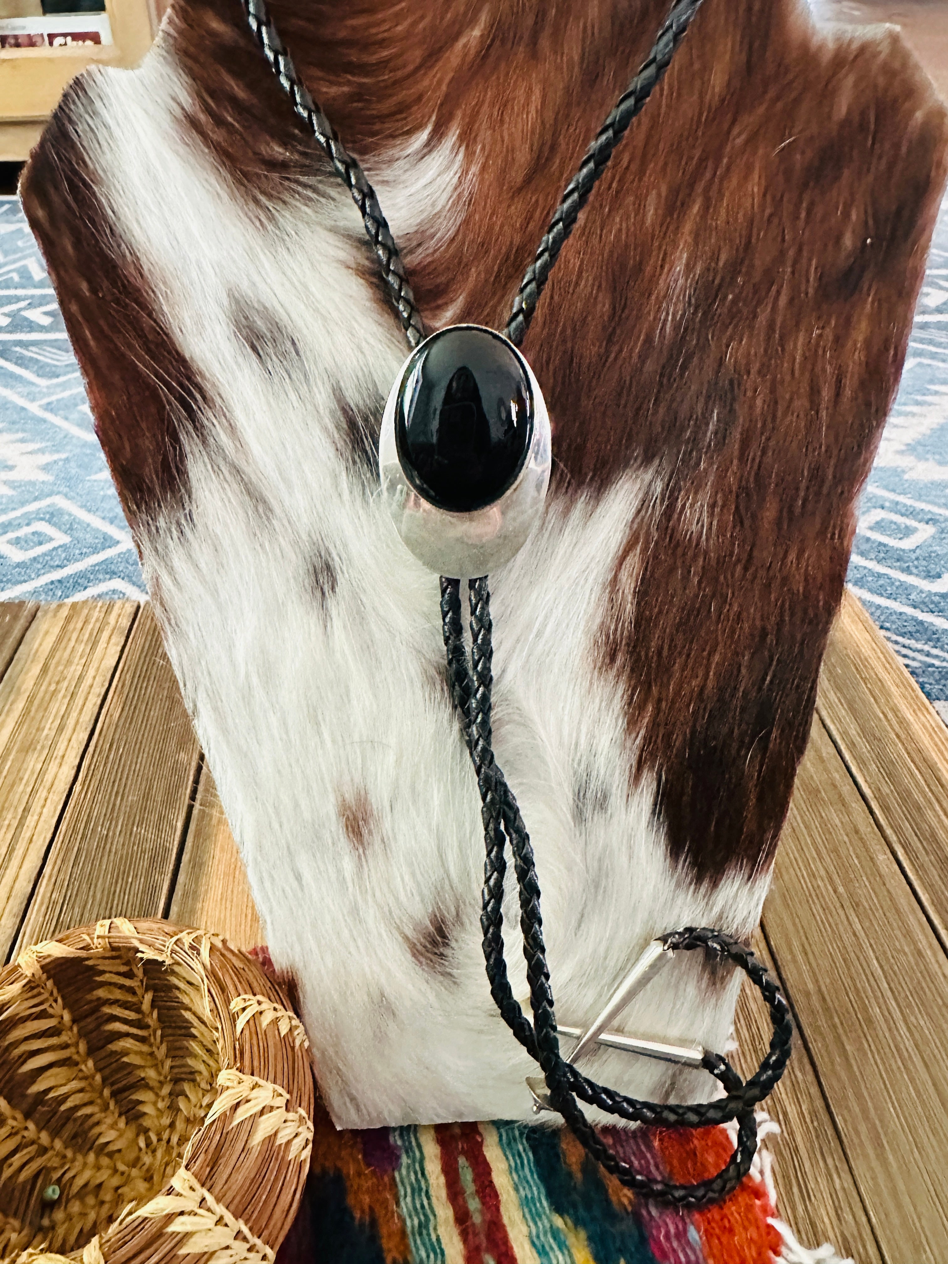 Handcrafted Vintage Old Pawn Sterling Silver & Onyx Bolo Tie