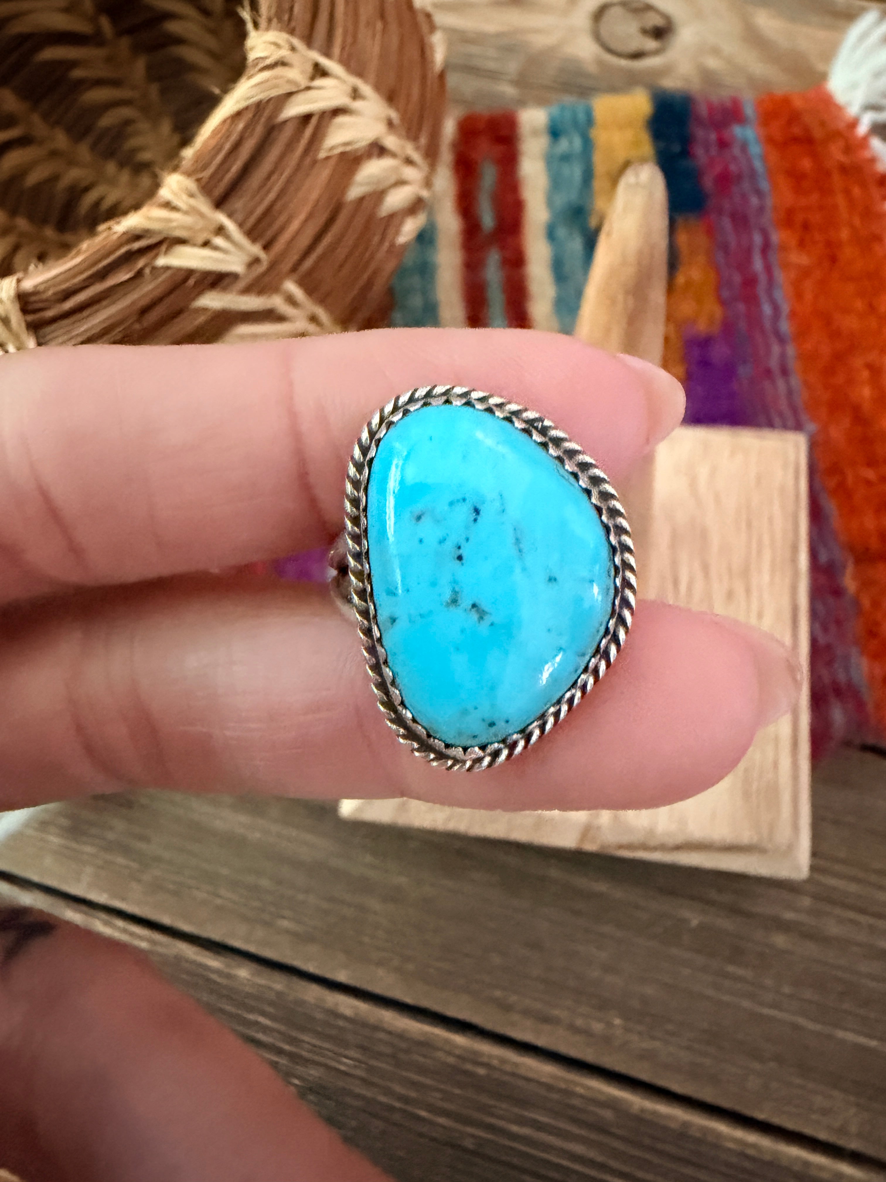 Old Pawn Handcrafted Turquoise & Sterling Silver Ring Size 7.75