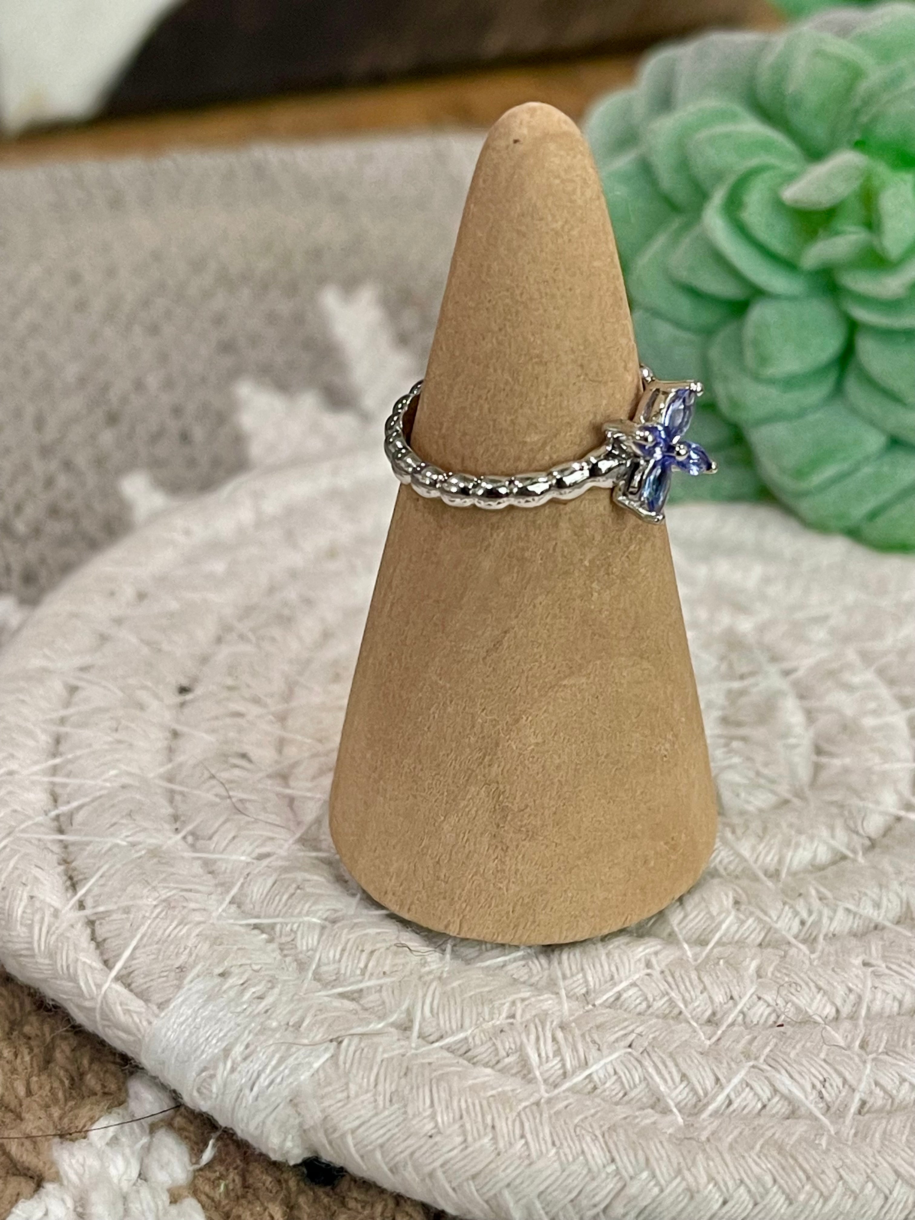 The Bijoux Vault Vintage Flower Ring Sz 5.5