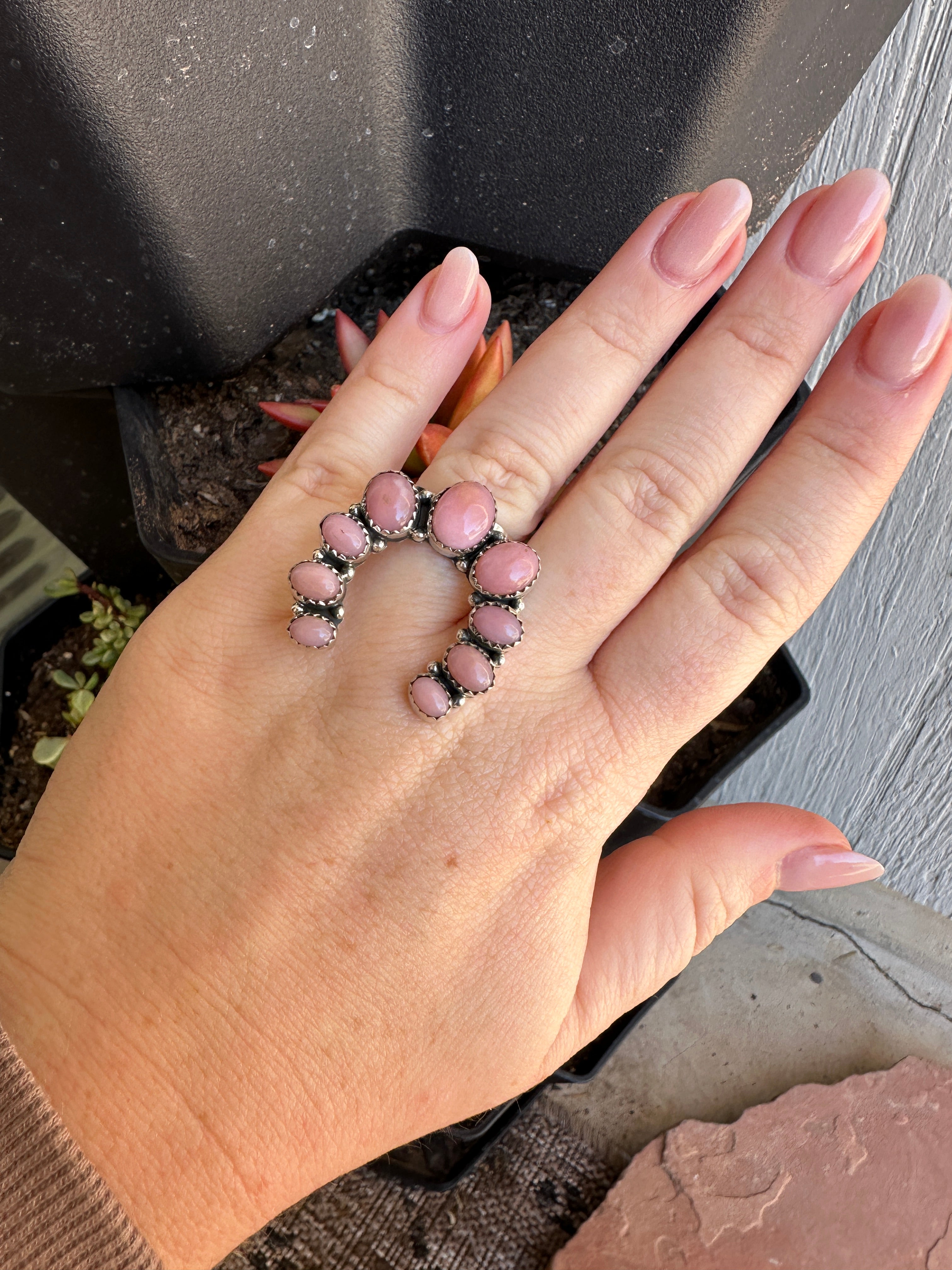 Beautiful Handmade Pink Conch And Sterling Silver Adjustable Naja Ring