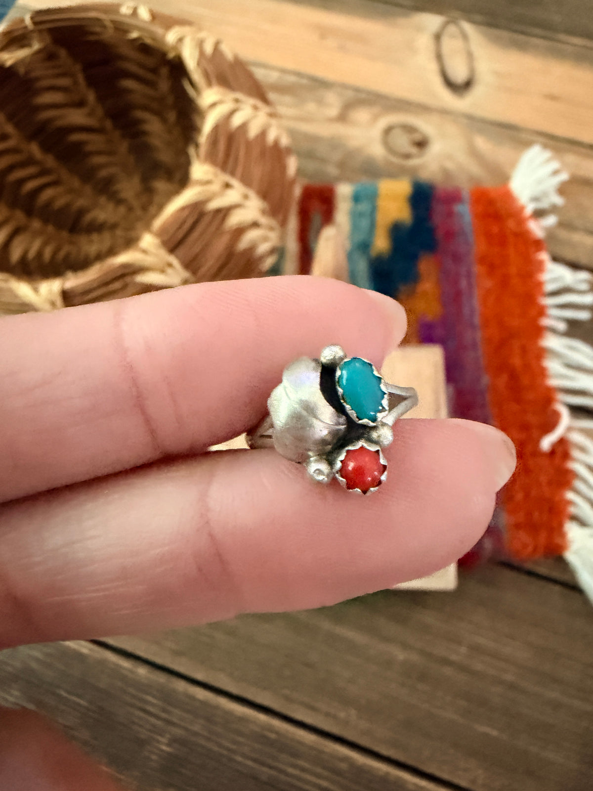 Old Pawn Handcrafted Turquoise, Coral & Sterling Silver Ring Size 4