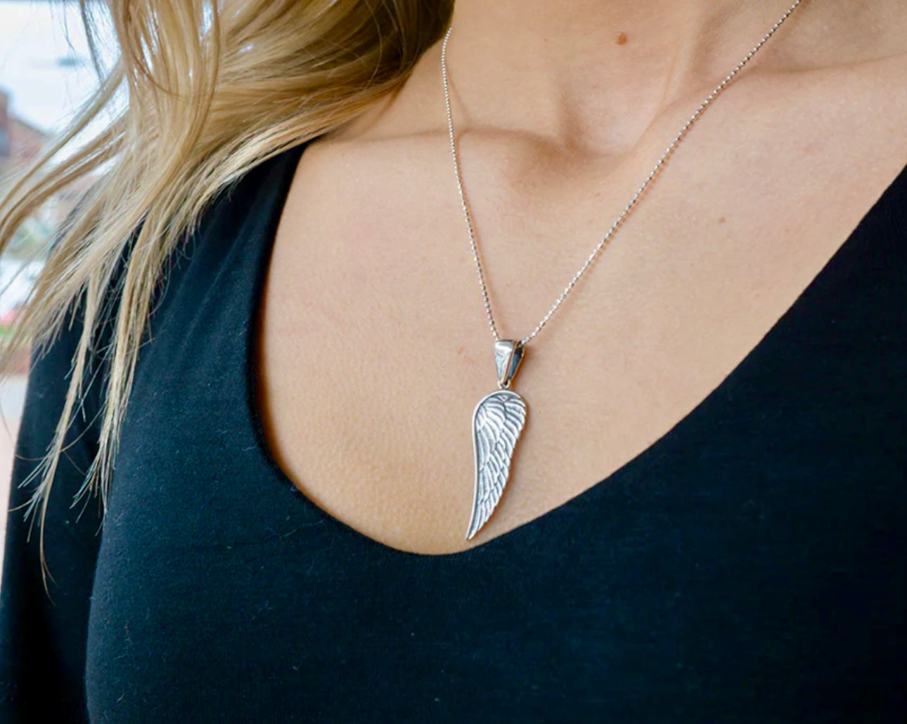 Single Angel Wing Pendant Necklace