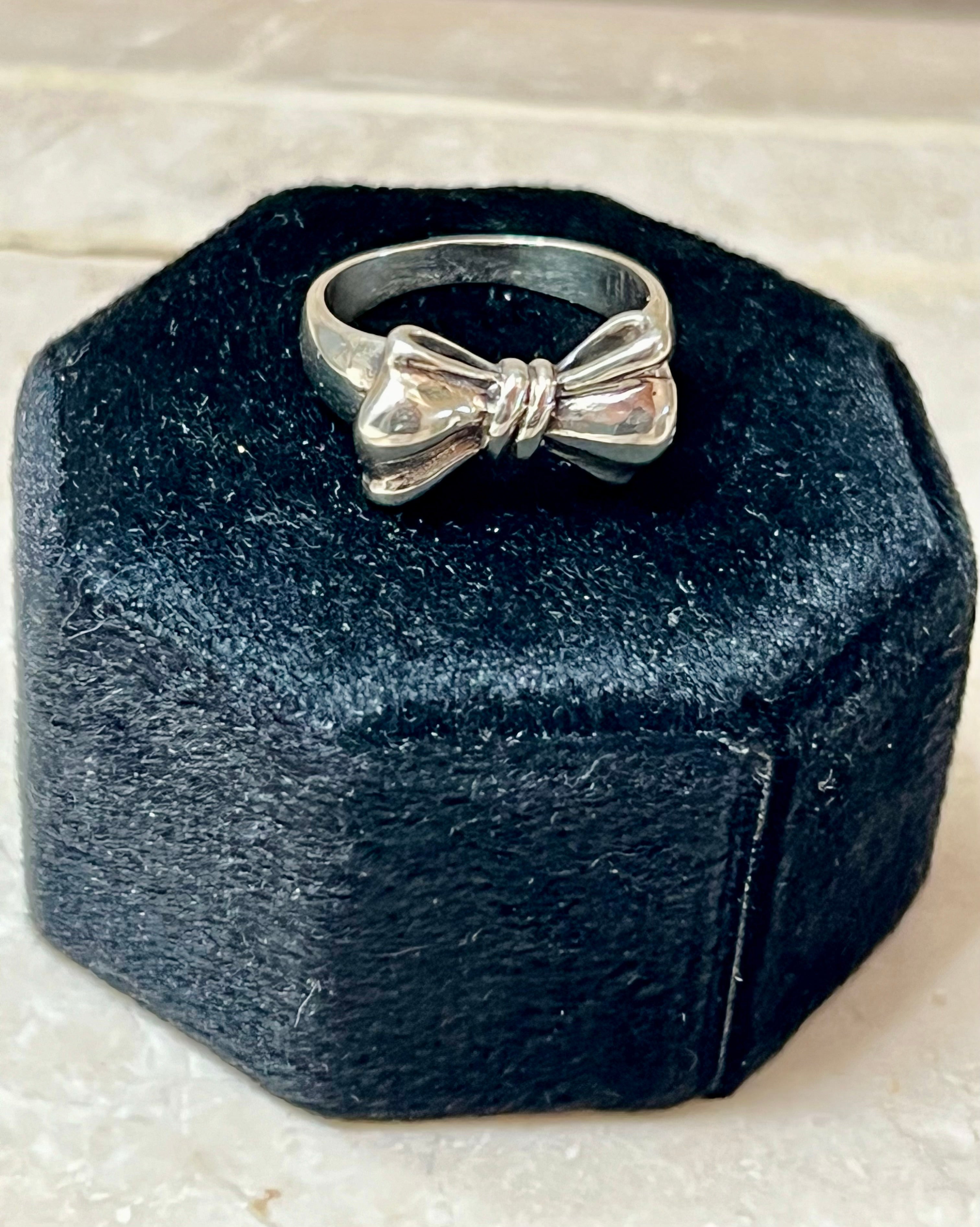 Bow Sterling Silver Ring