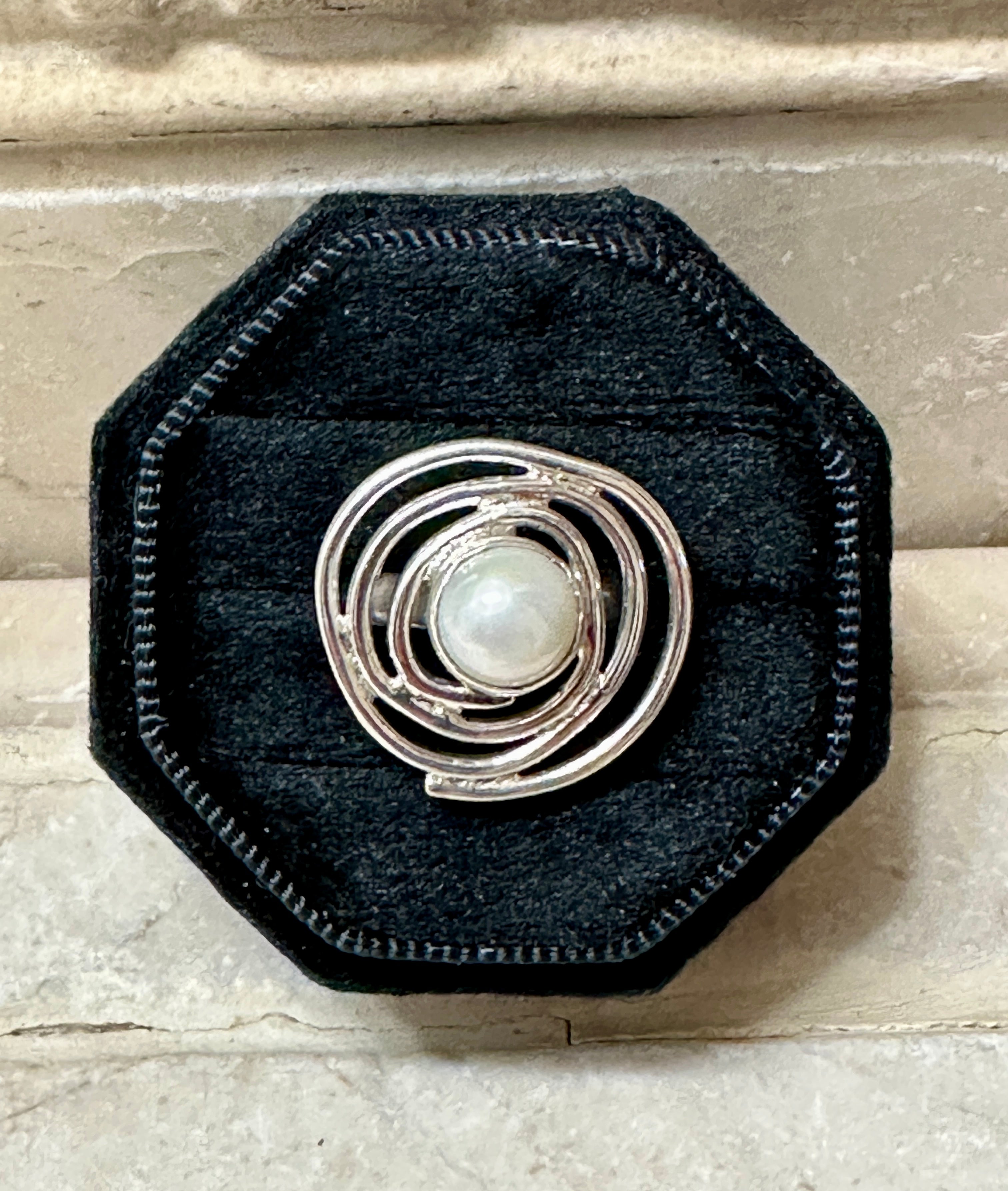 Swirl Ring w/ Pearl