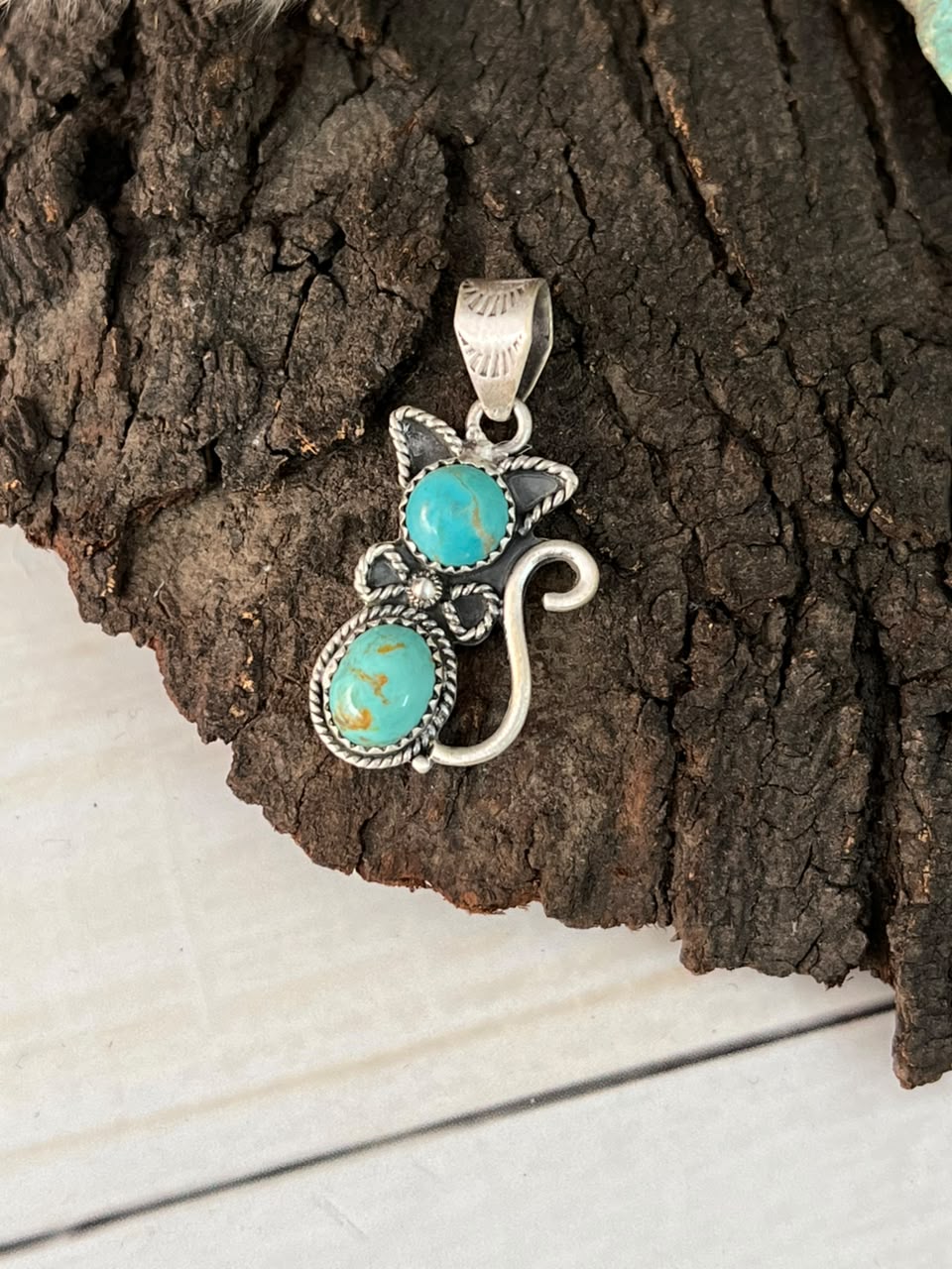 Handmade Sterling Silver Kingman Turquoise Cat Pendant Signed Nizhoni