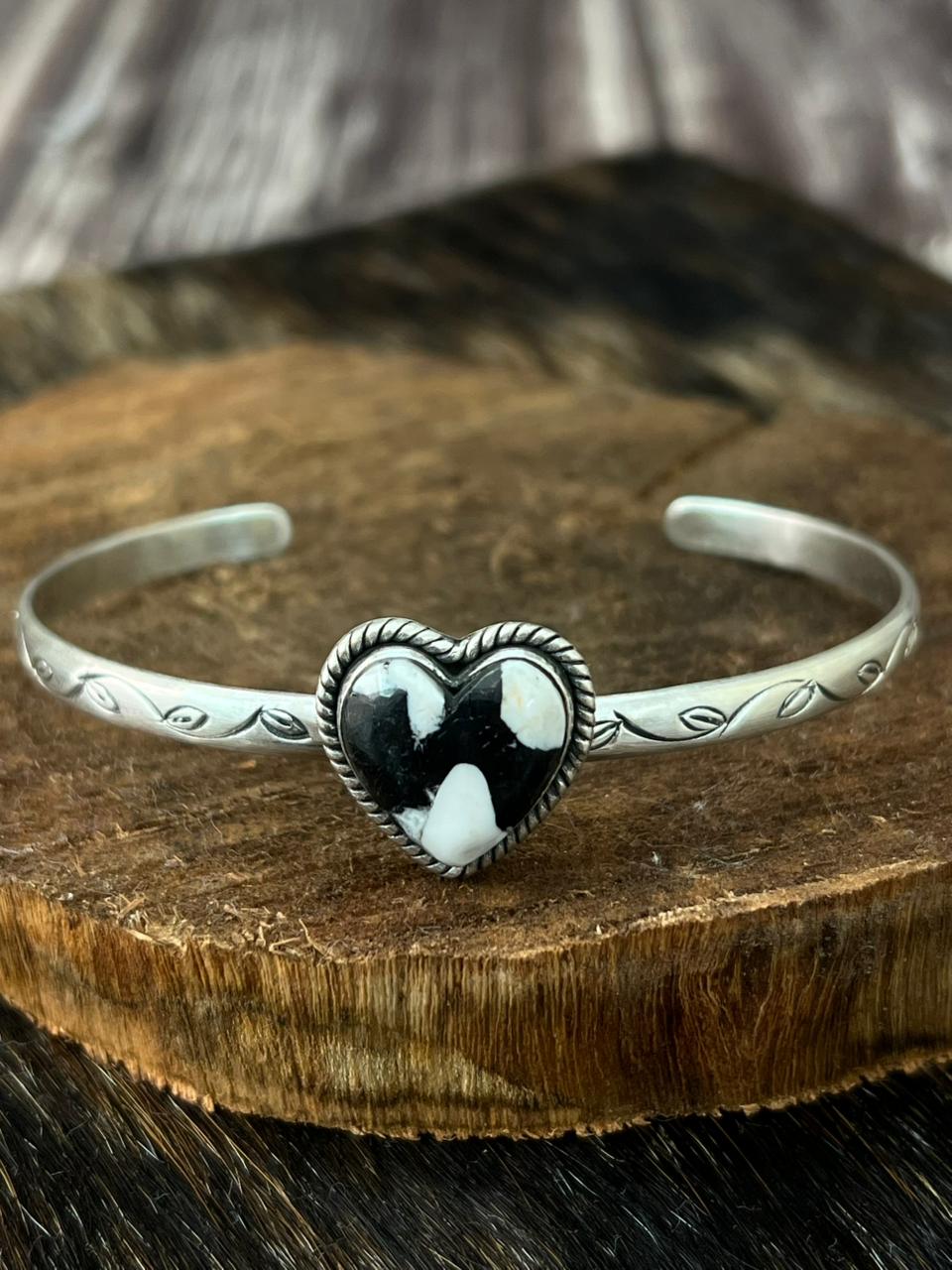 Handmade Sterling Silver lWhite Buffalo Bracelet "Signed Nizhoni"