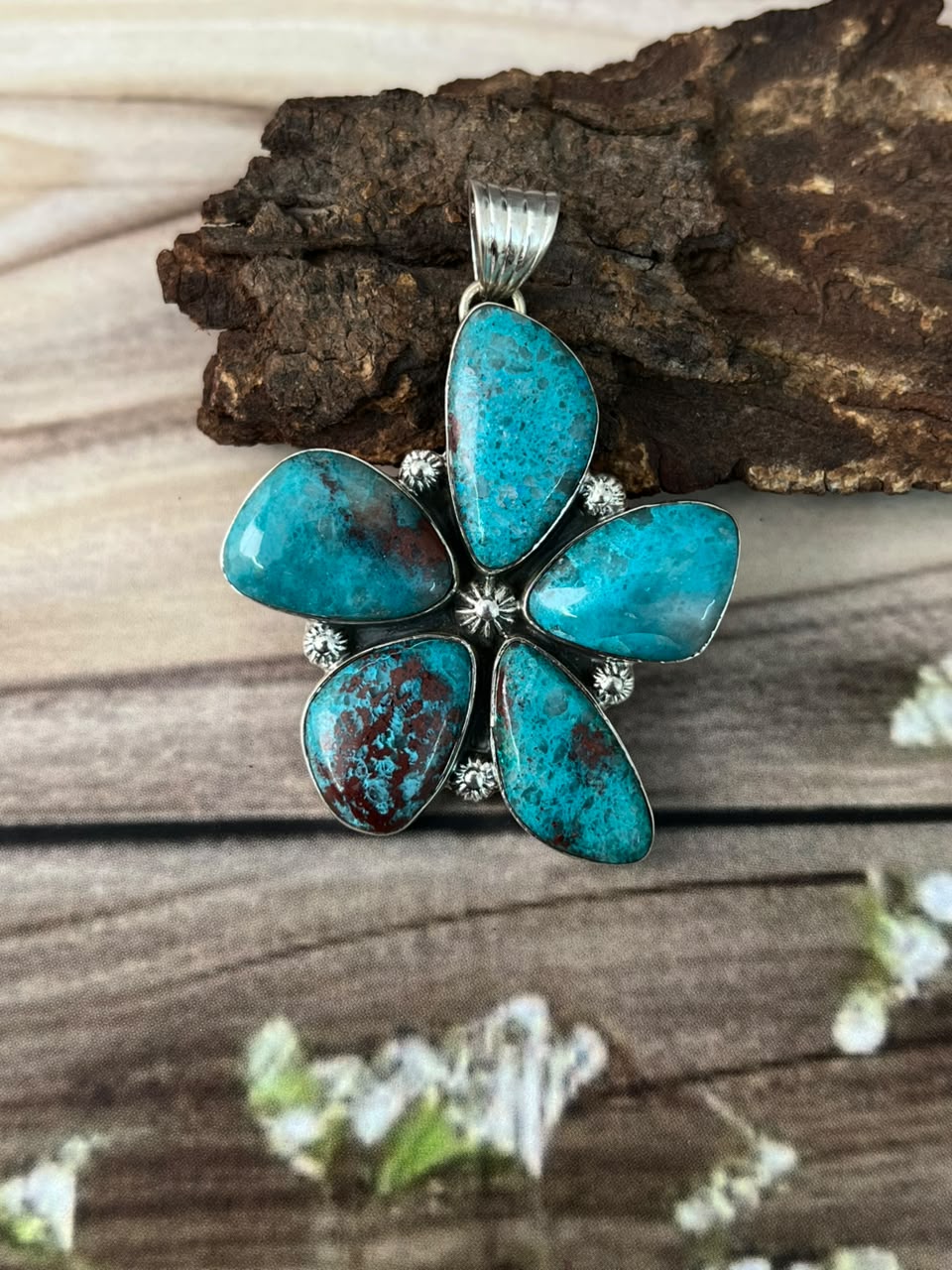 Handmade Sterling Silver Gem Silica Collection: Pendant Signed Nizhoni
