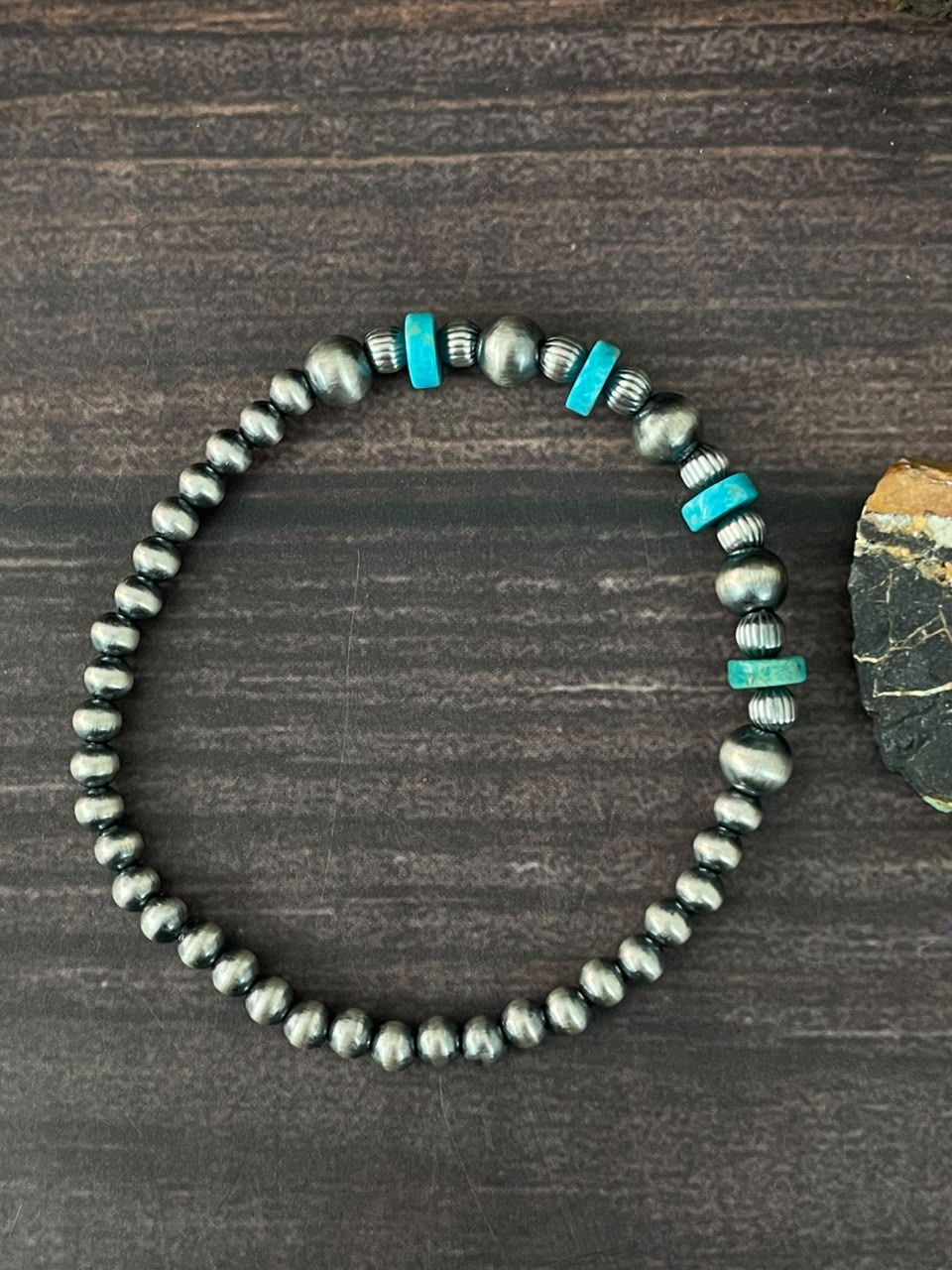 Handmade Sterling Silver Kingman Turquoise Stretchy Beaded Bracelet