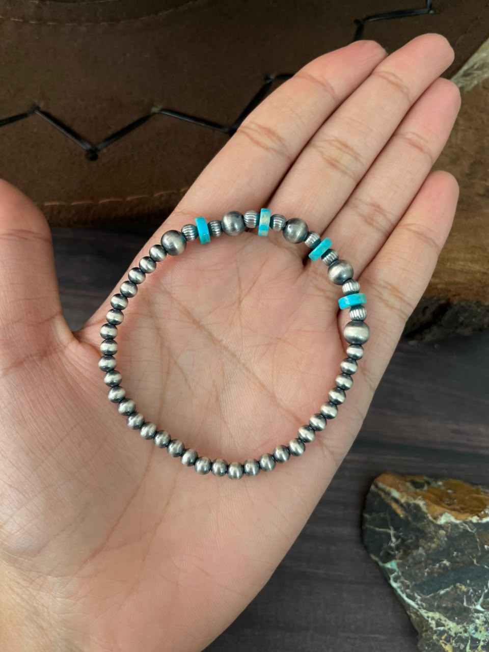 Handmade Sterling Silver Kingman Turquoise Stretchy Beaded Bracelet