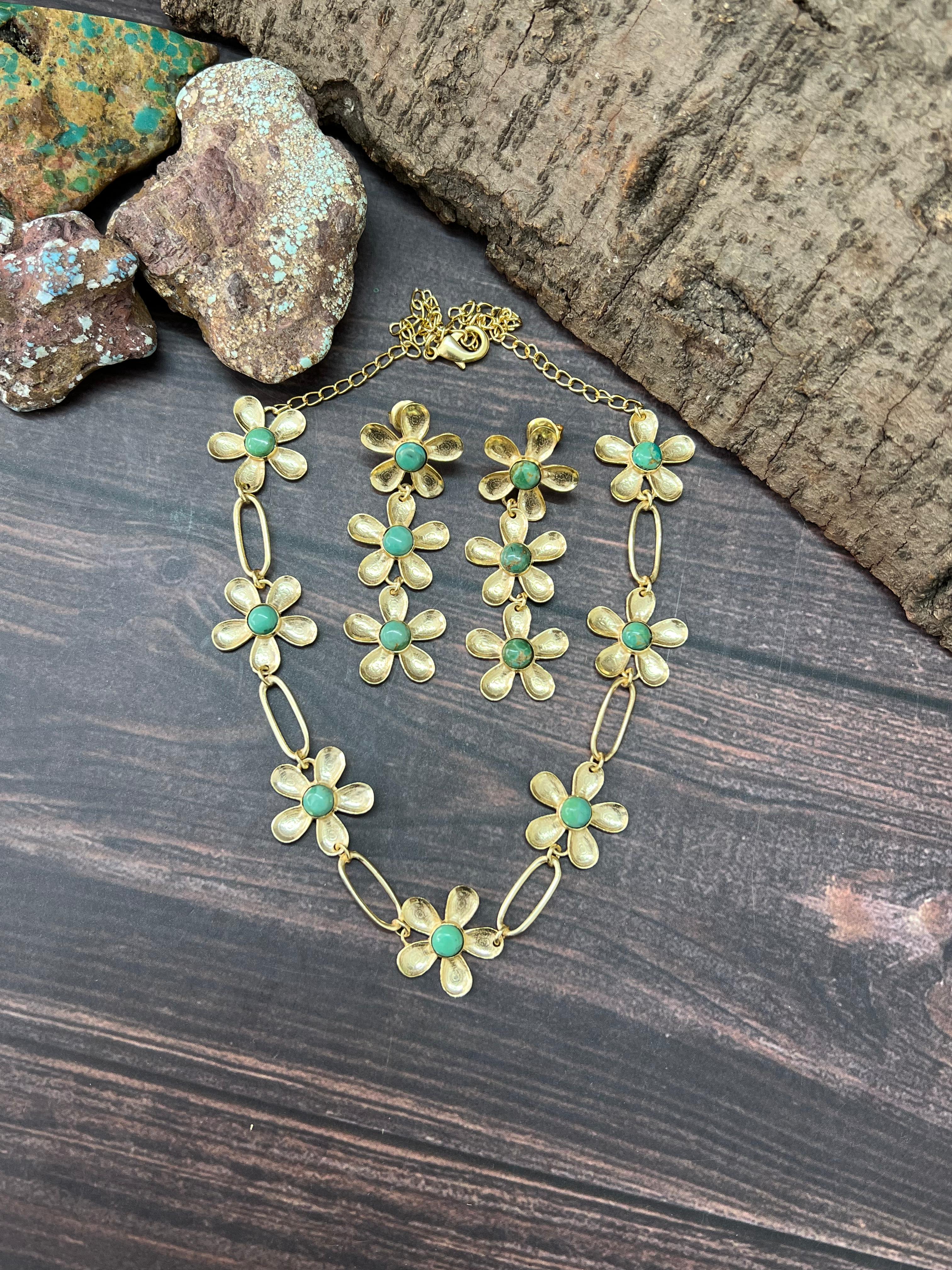 "THE GOLDEN COLLECTION" Handmade Natural Kingman Turquoise Gold Plated Daisy SET Necklace Earrings Set
