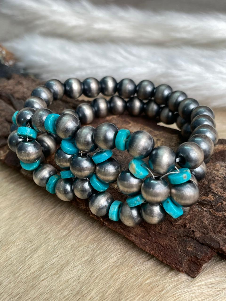 Handmade Sterling Silver Kingman Turquoise Stretch Beaded Bracelet