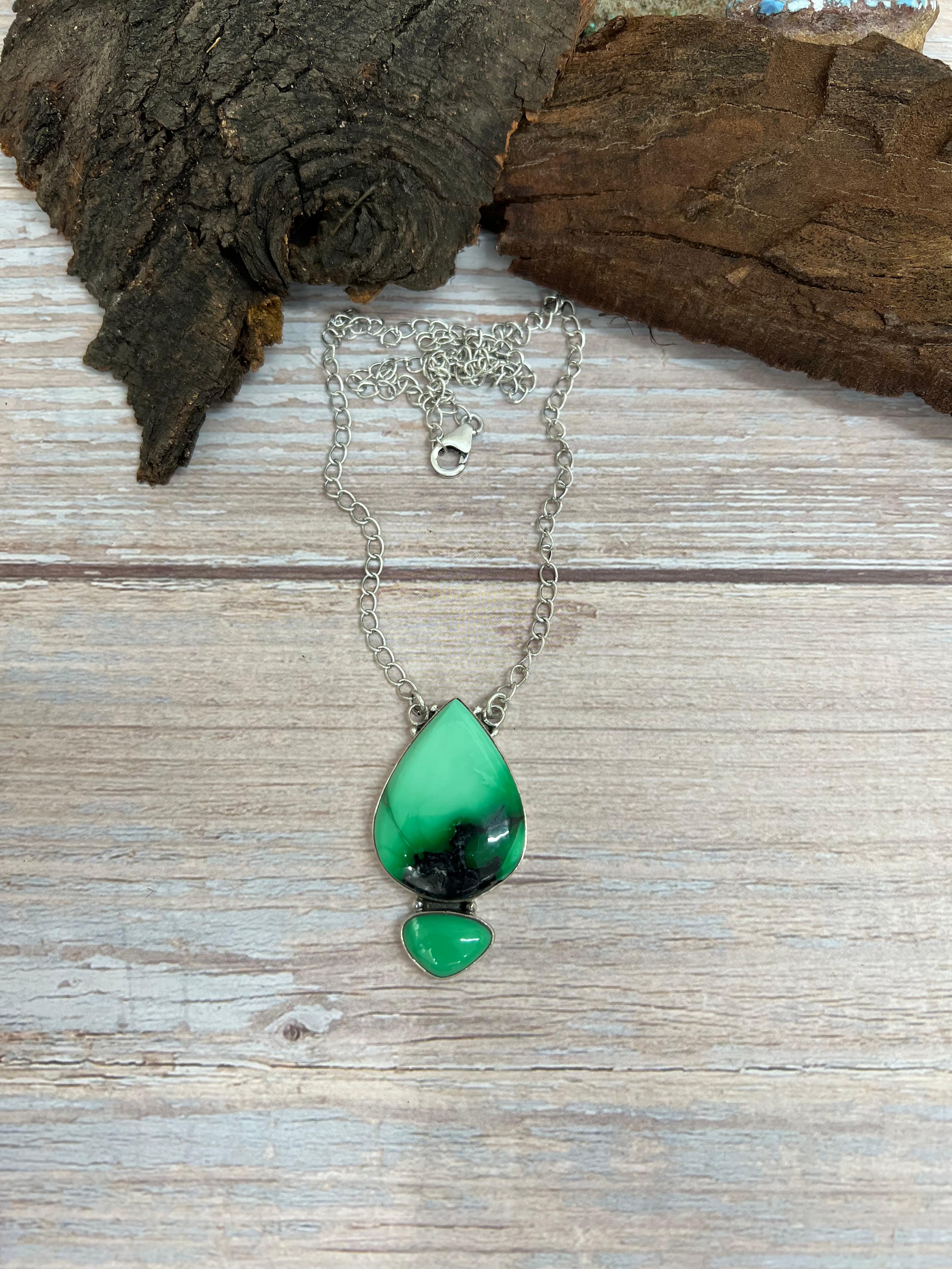 Handmade Sterling Silver Emerald Rose Necklace with Signed Nizhoni