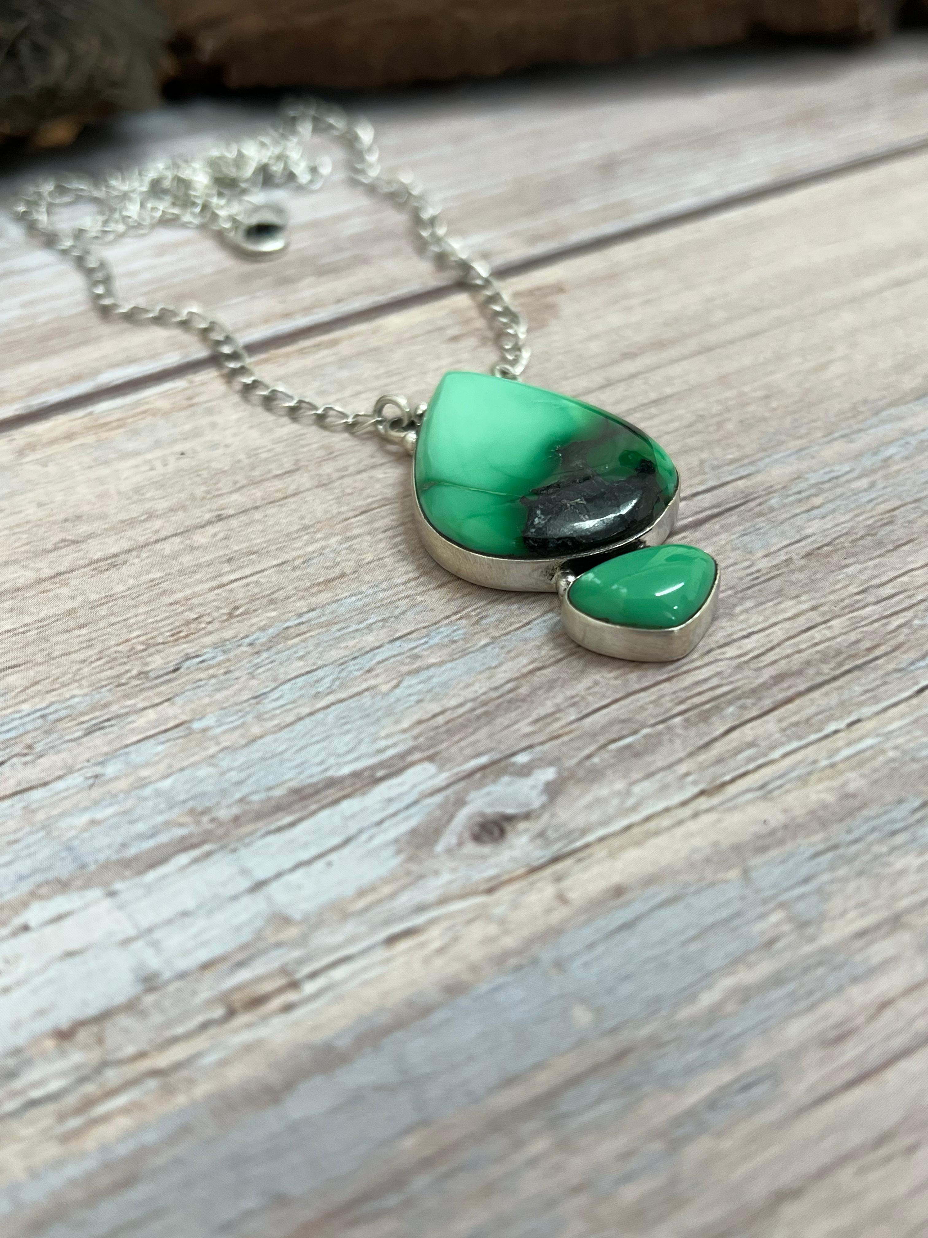 Handmade Sterling Silver Emerald Rose Necklace with Signed Nizhoni