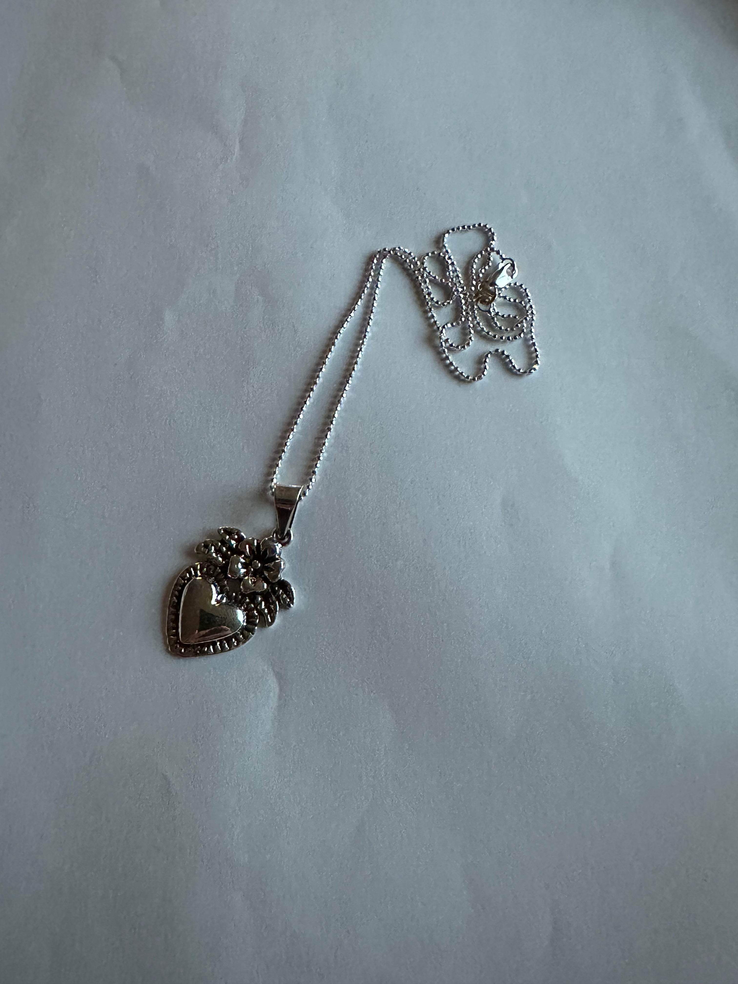 Milagro Heart w/ Flower