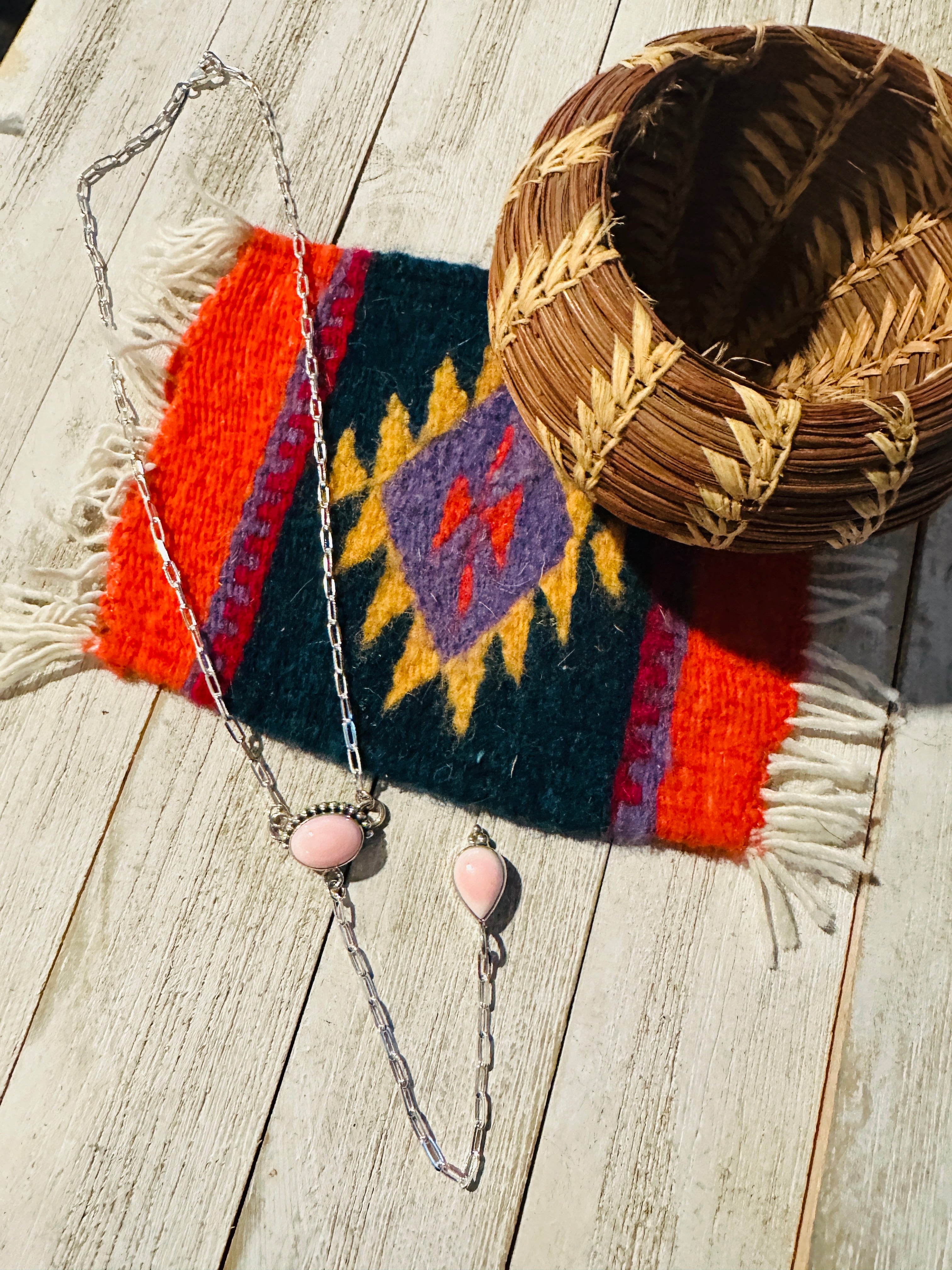 Navajo Queen Pink Conch And Sterling Silver Lariat Drop Necklace