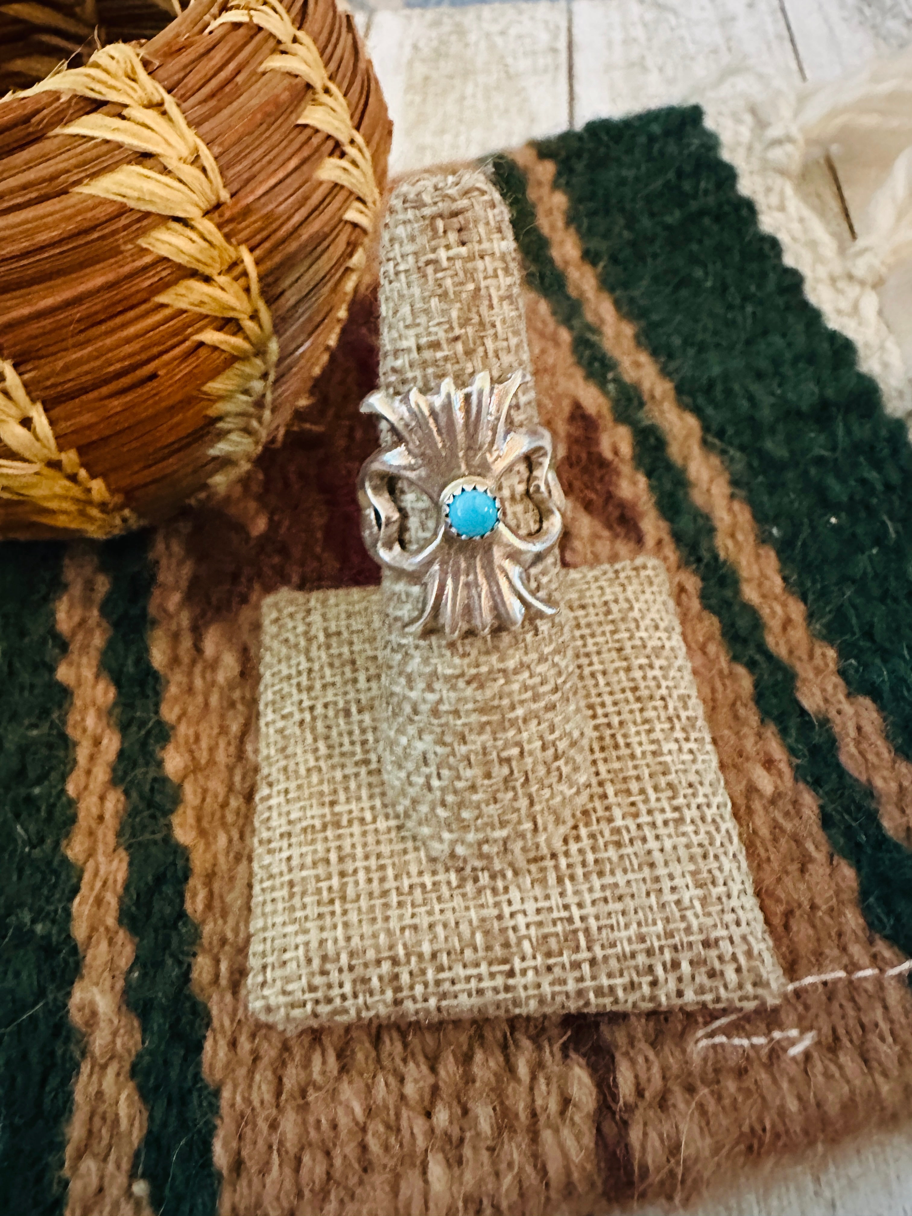 Old Pawn Handcrafted Turquoise & Sterling Silver Ring Size 7