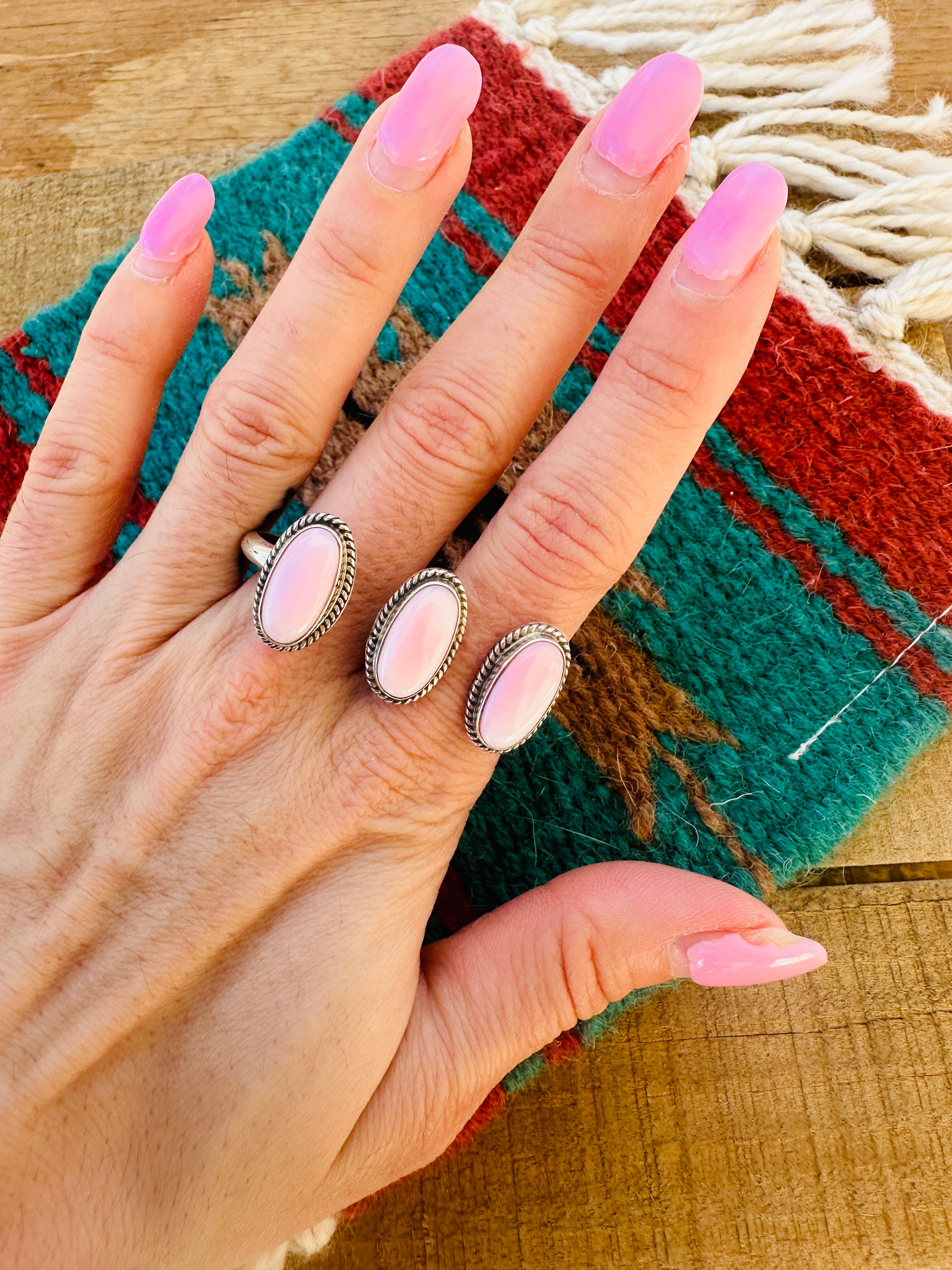 Navajo Queen Pink Conch & Sterling Silver Adjustable Knuckle Ring