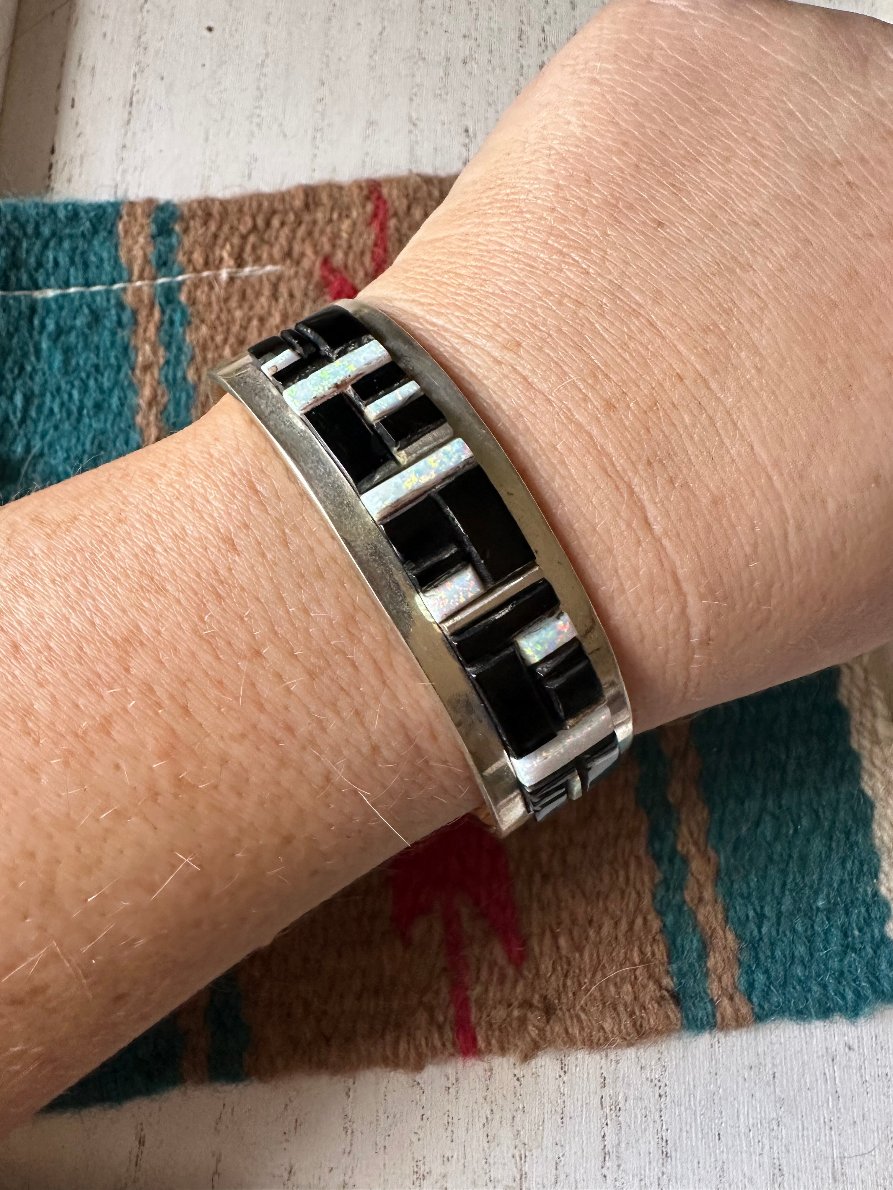 Vintage DE Native American Onyx Sterling 2024 Silver Cuff Bracelet Signed