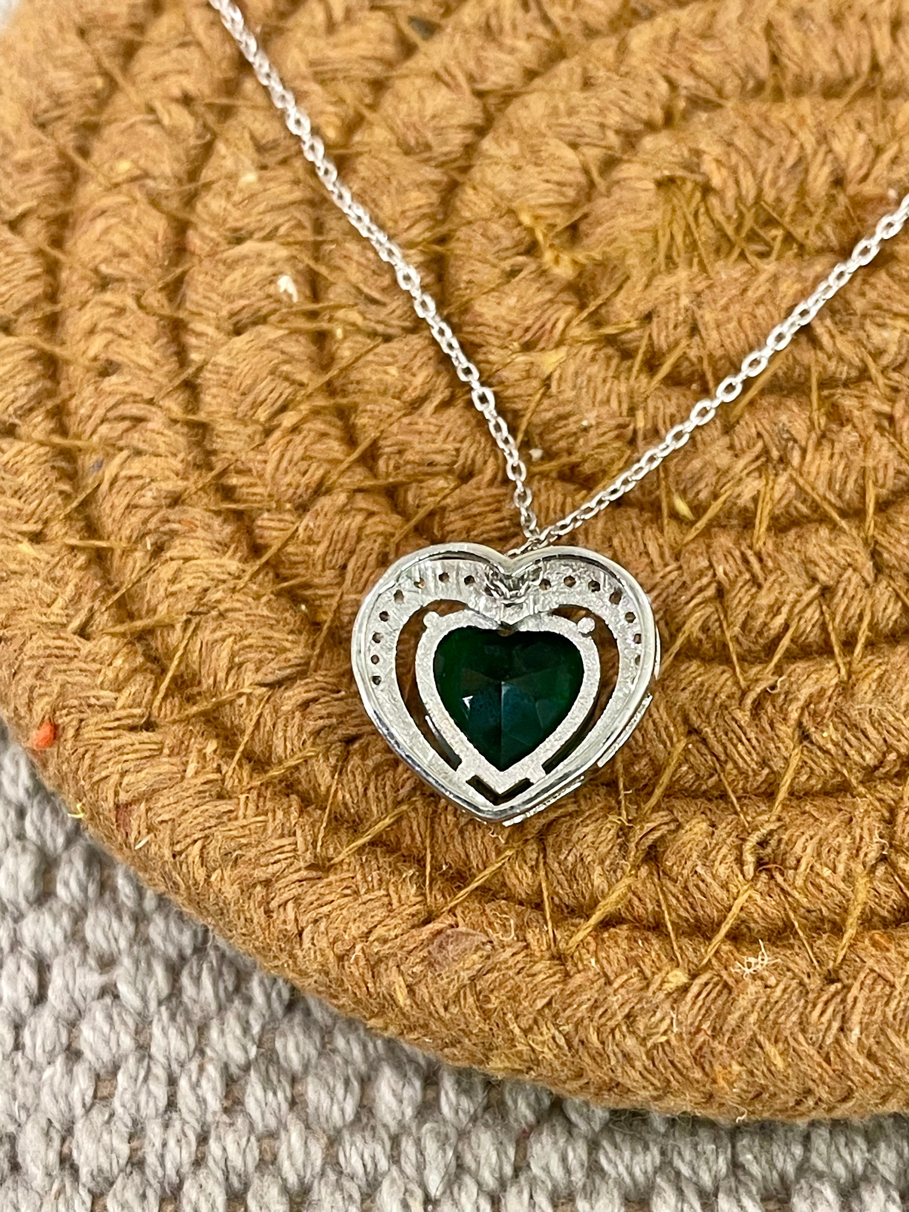 The Bijoux Vault Vintage Heart Necklace